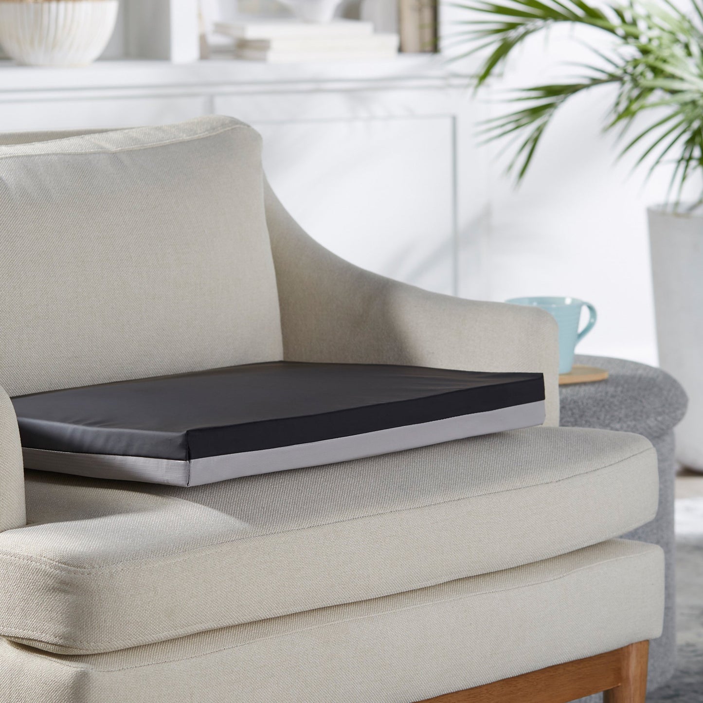 McKesson Seat Cushion 20 W X 16 L X 2 D Inch Foam / Gel (1065559_CS)