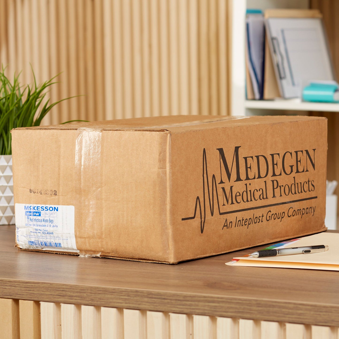 McKesson Biohazard Waste Bag Biohazard Symbol / Infectious Waste 45 to 55 gal. Red 40 X 55 Inch (185448_CS)