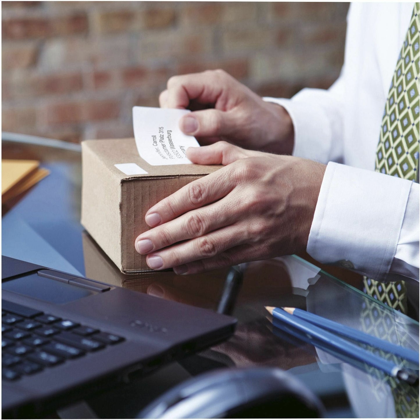 dymo-lw-shipping-labels-2-1-8-width-x-4-length-direct-thermal-white-220-roll-10-carton-dym30323ct_7