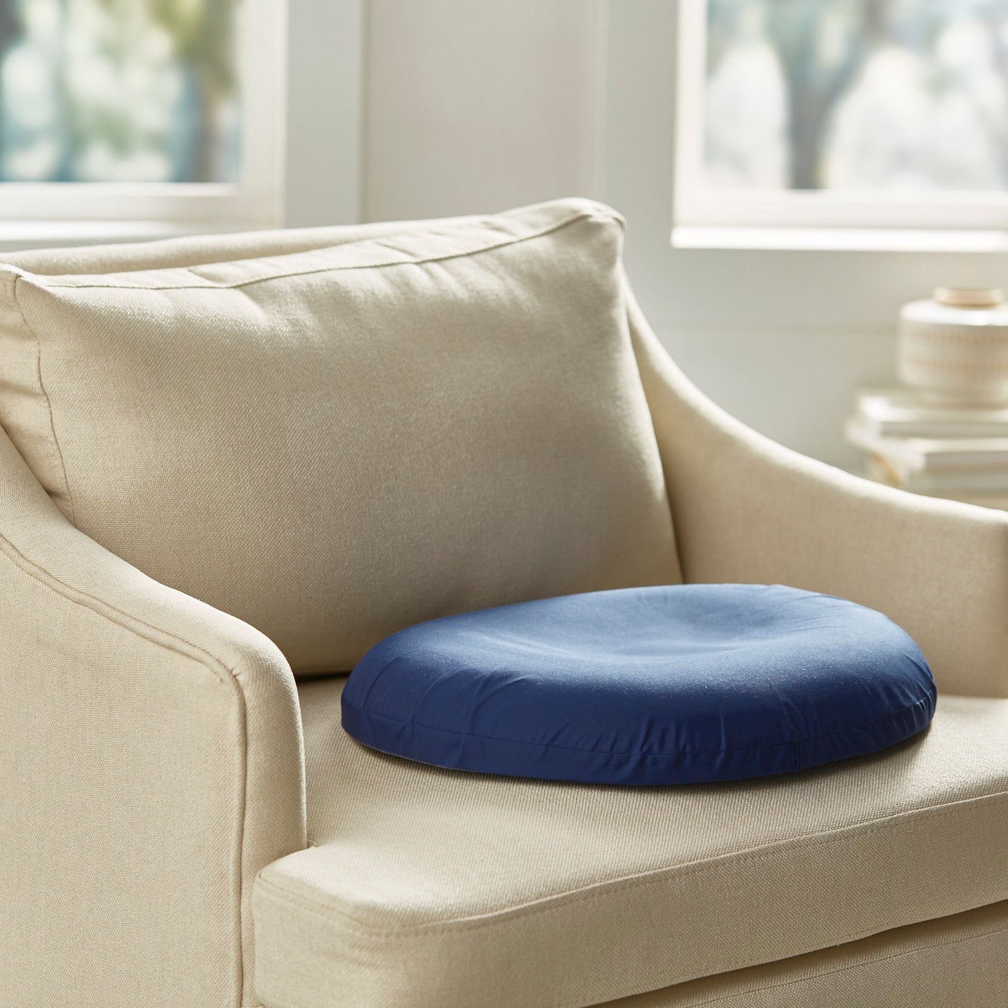 McKesson Donut Seat Cushion 18 Inch Diameter Molded Foam (1065568_EA)