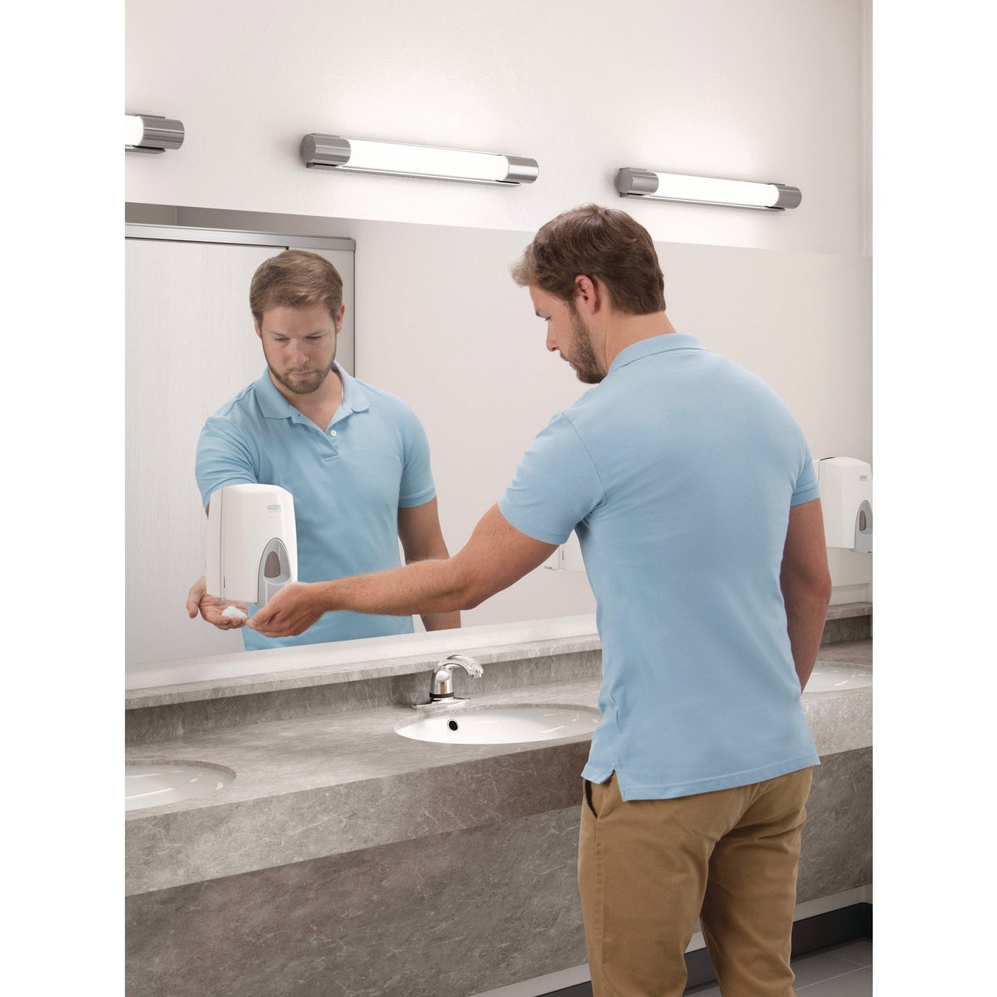 rubbermaid-moisturizing-foam-soap-refills-num-rcp450019_5