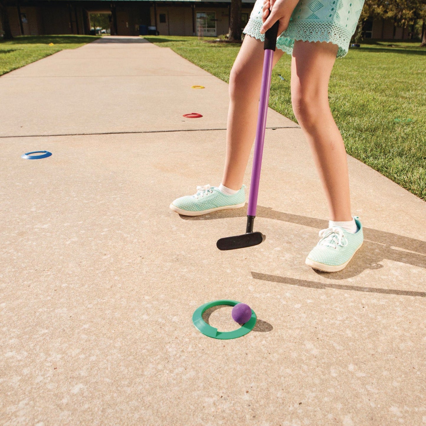 champion-sports-mini-golf-set-12-balls-6-putters-18-rings-3-target-holes-csimgset_4