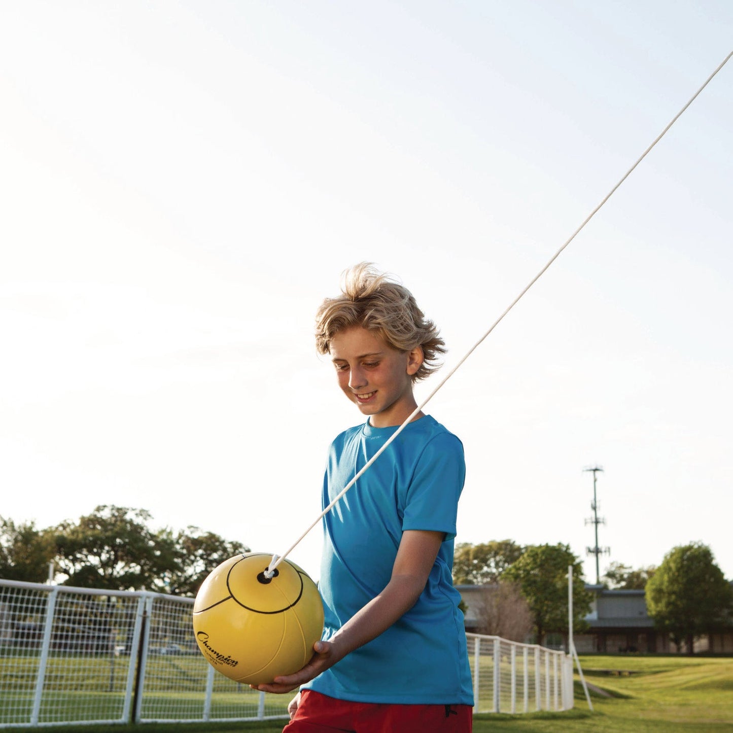 champion-sports-deluxe-tetherball-tournament-set-ball-24-telescopic-poles-102-cord-carry-case-pump-needle-csicg207_5