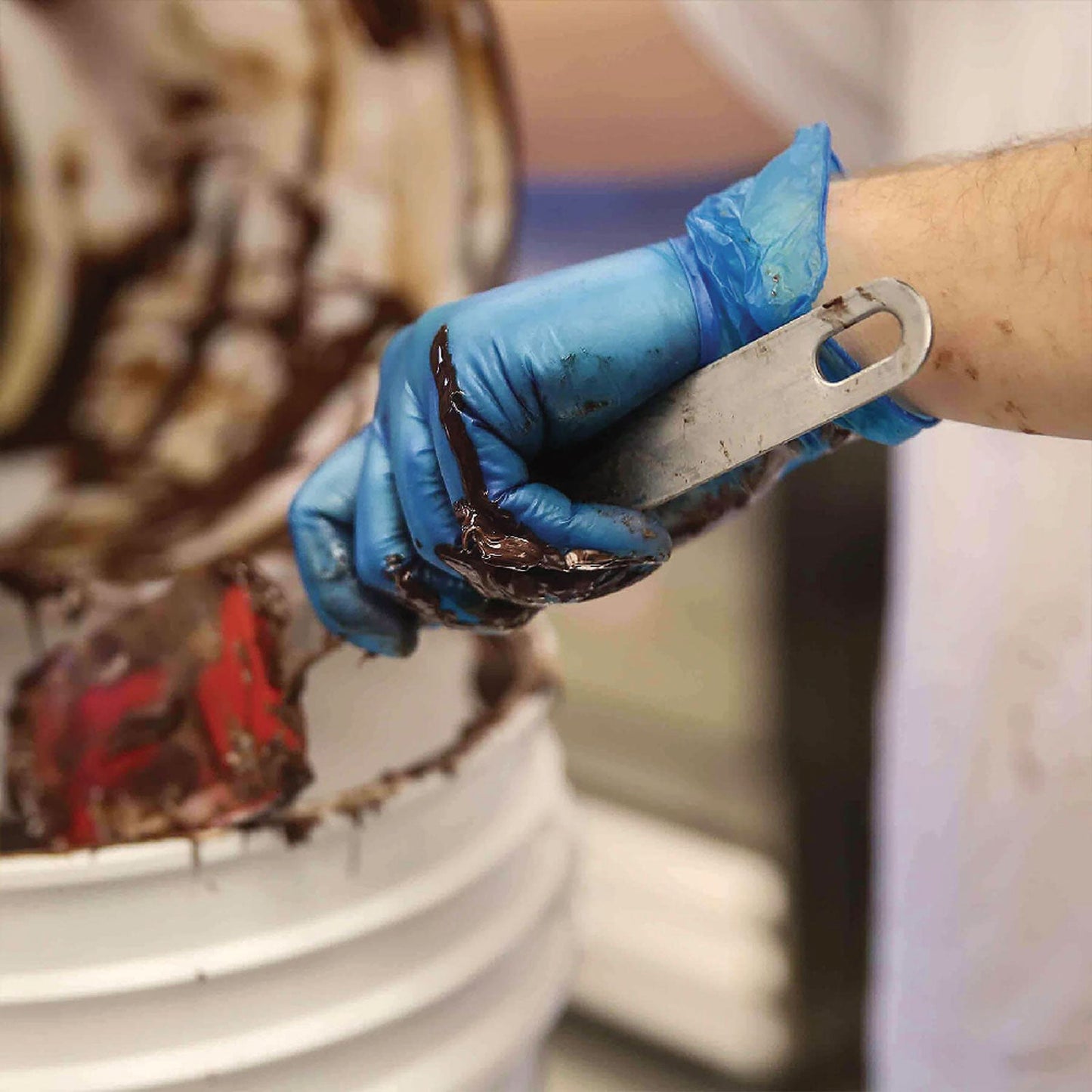 gloveworks-by-ammex-industrial-vinyl-gloves-powder-free-3-mil-x-large-blue-100-gloves-box-10-boxes-carton-axcivbpf48100_6