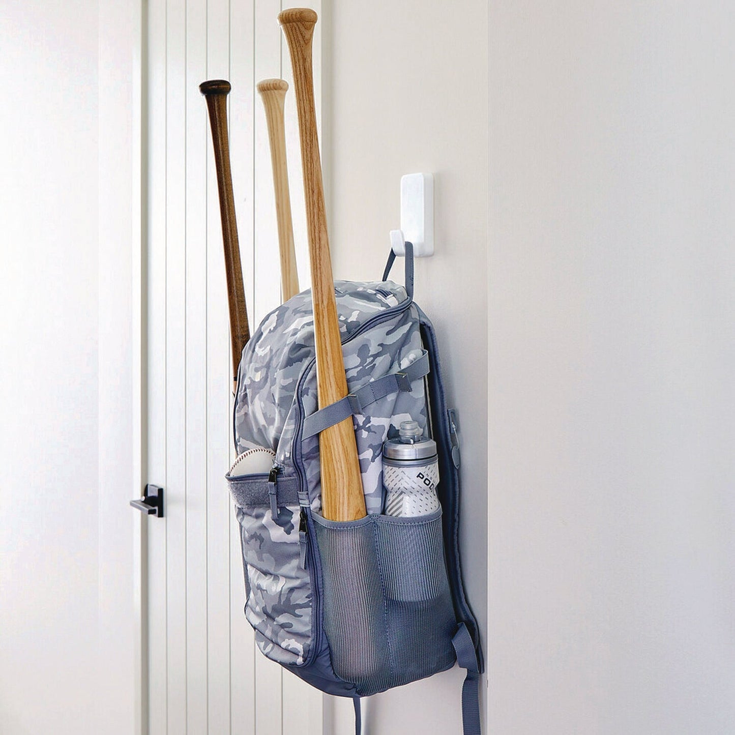 command-x-large-utility-hooks-plastic-white-10-lb-capacity-2-hooks-and-6-strips-pack-mmm170102es_8