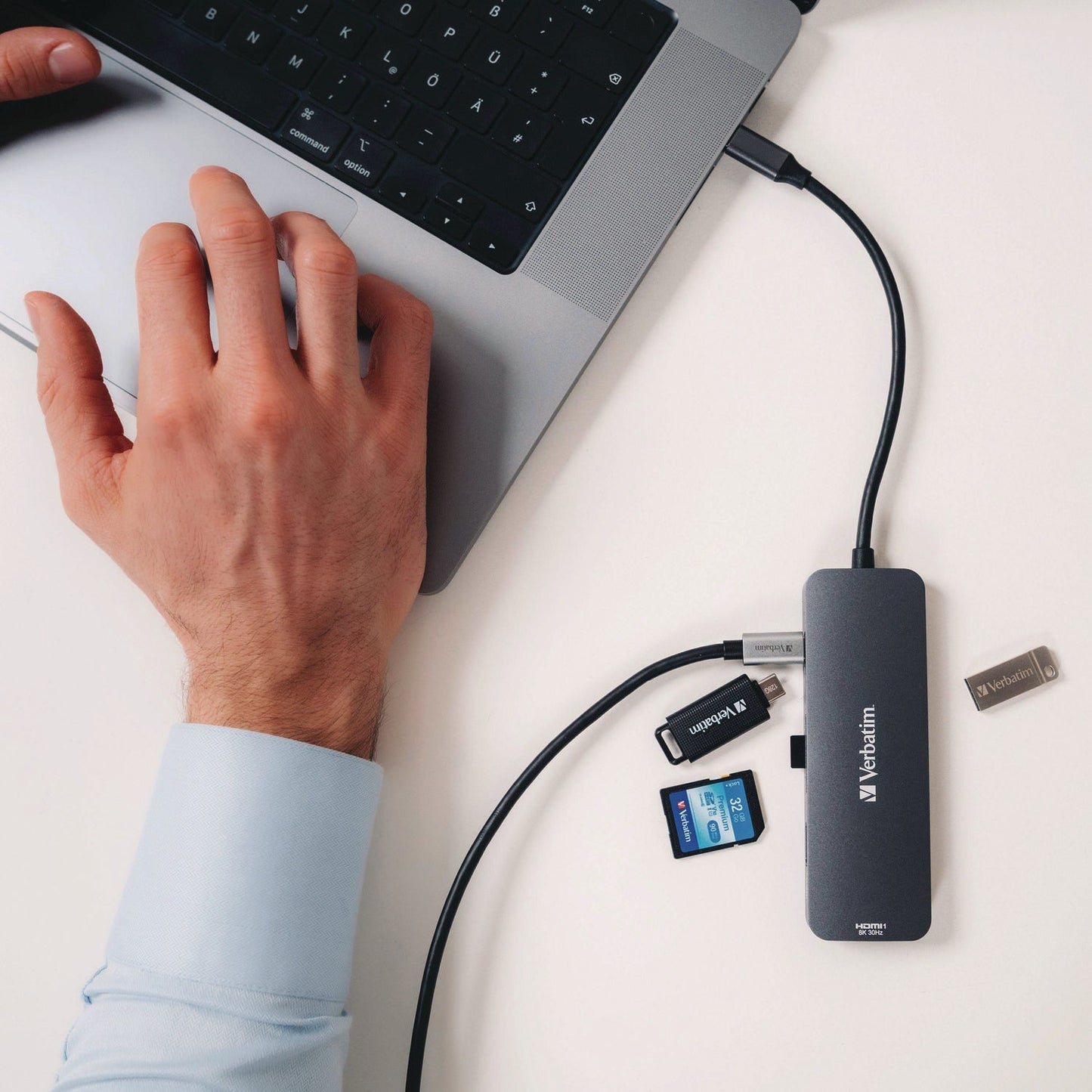 verbatim-usb-c-pro-multiport-hub8-port-gray-ver32151_6