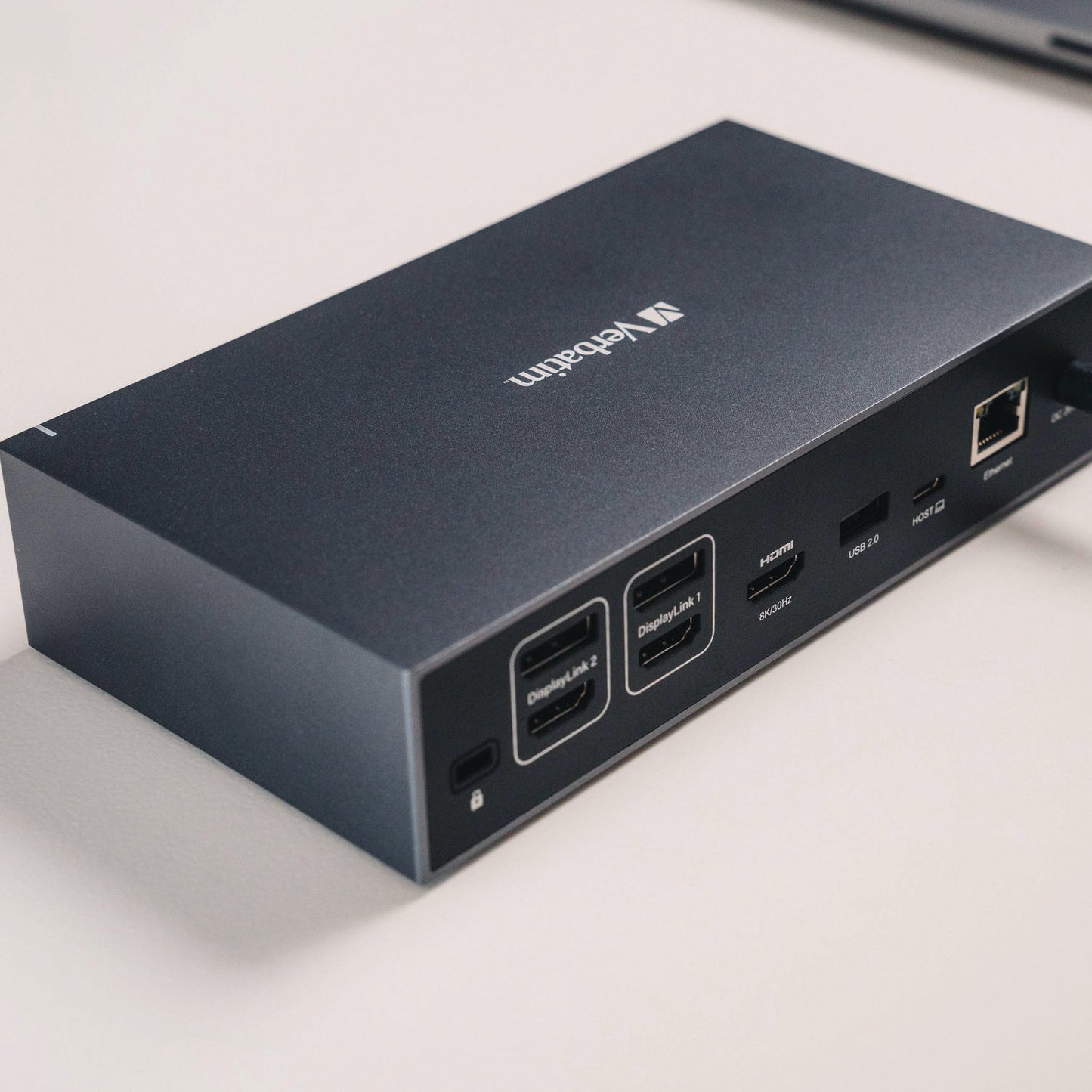 verbatim-usb-c-pro-docking-station-17-in-1-audio-displayport-hdmi-micro-sd-rj45-sd-usb-a-usb-c-gray-ver32172_5
