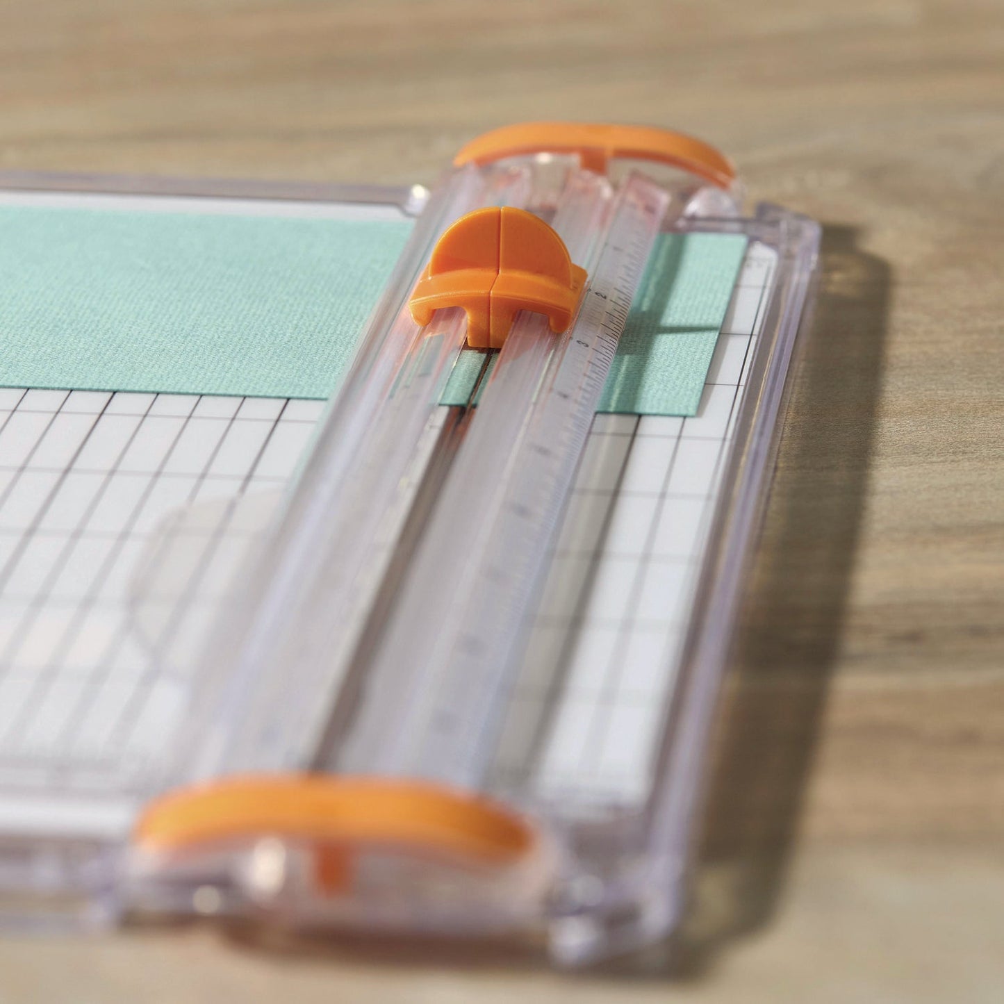 fiskars-r-surecut-card-making-paper-trimmer-8-sheets-9-cut-length-5-5w-x-9-l-fsk1071221_4