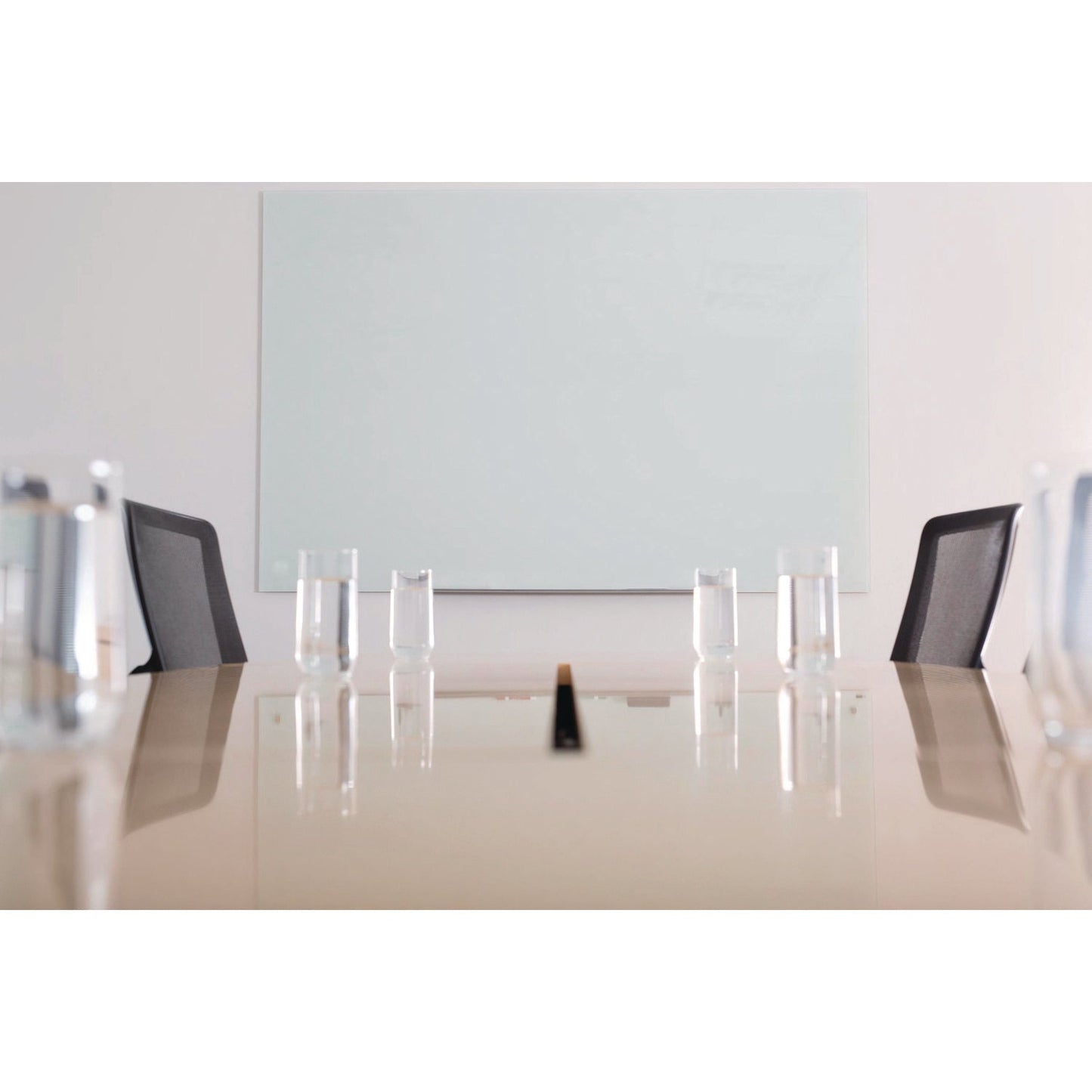 luxor-magnetic-wall-mounted-glass-board-48-x-36-white-surface-silver-aluminum-frame-lxowgb4836m_4