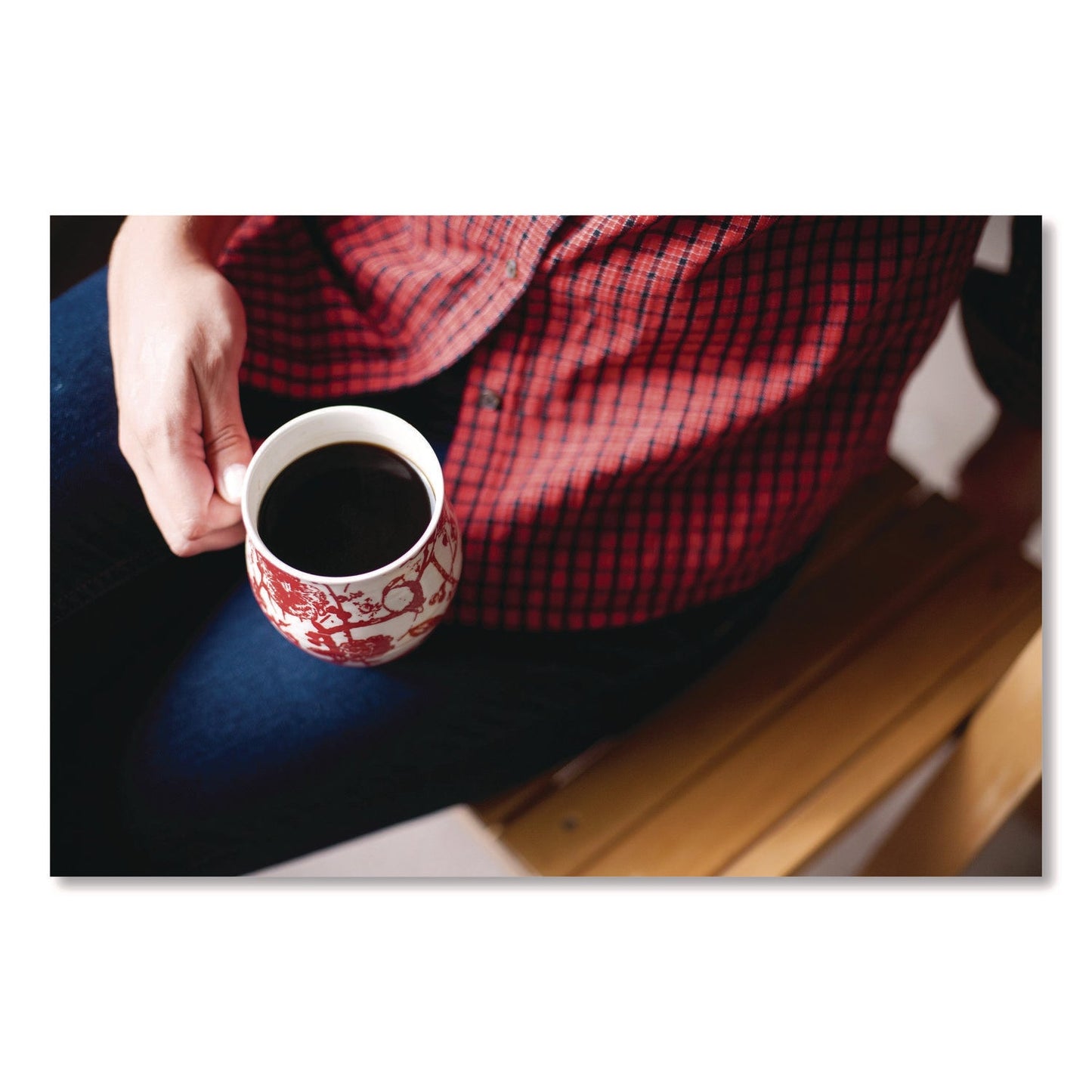 folgers-r-coffee-french-vanilla-9-6-oz-can-folsmu98181_6