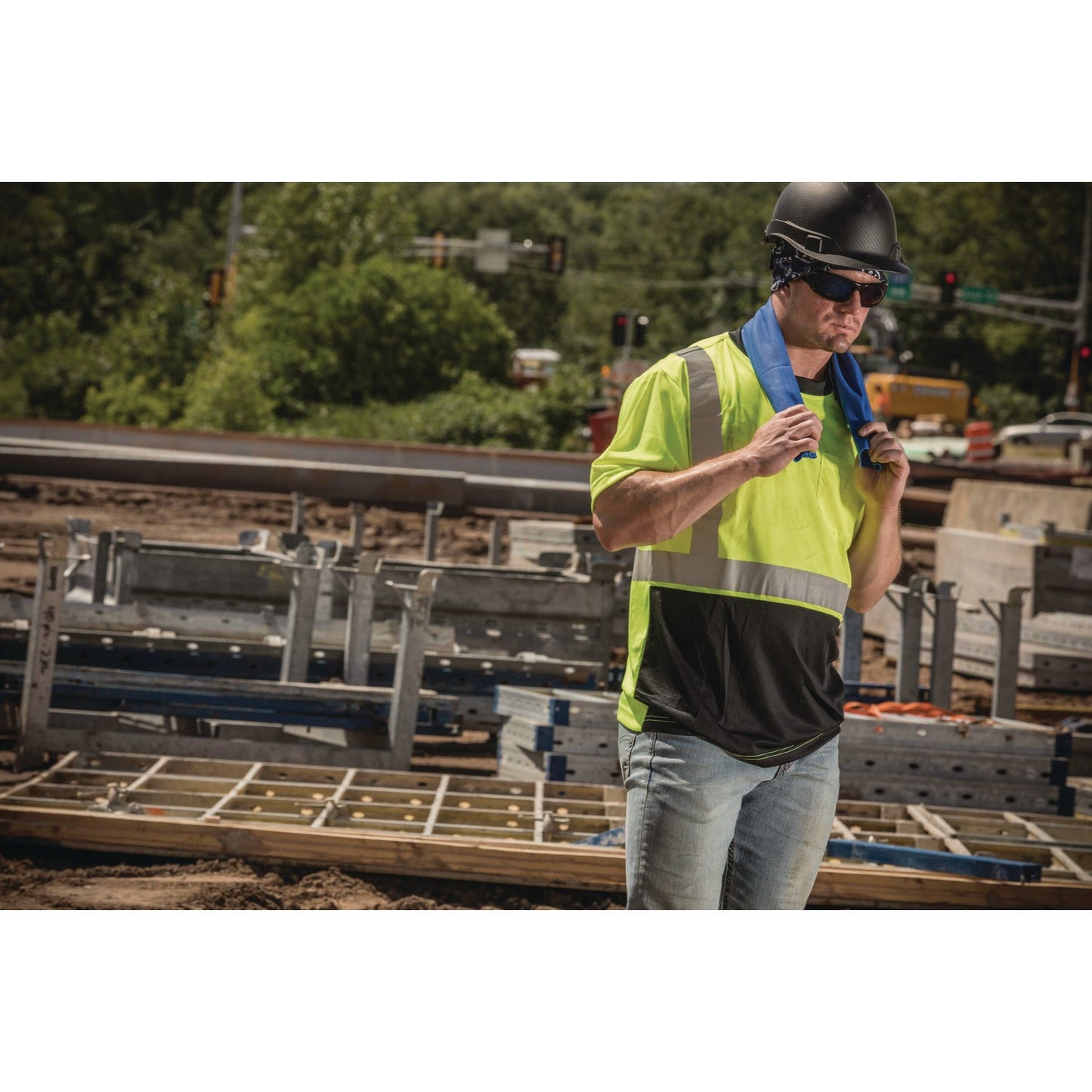 ergodyne-r-glowear-8280bk-class-2-performance-t-shirt-with-black-bottom-7x-large-long-lime-ego22571_4