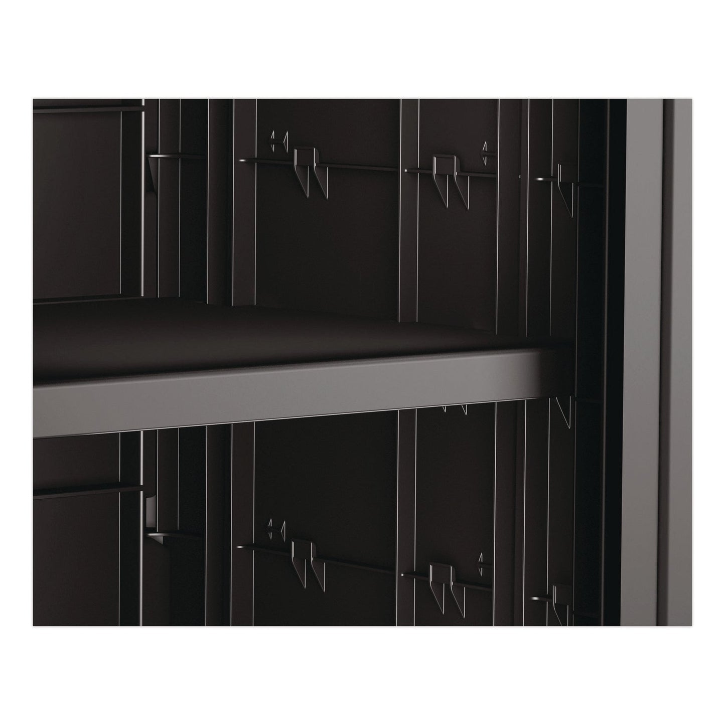 suncast-commercial-r-adjustable-shelf-for-suncast-commercial-full-size-housekeeping-carts-hkc1000-hkc2000-plastic-black-suahkcshelf_4