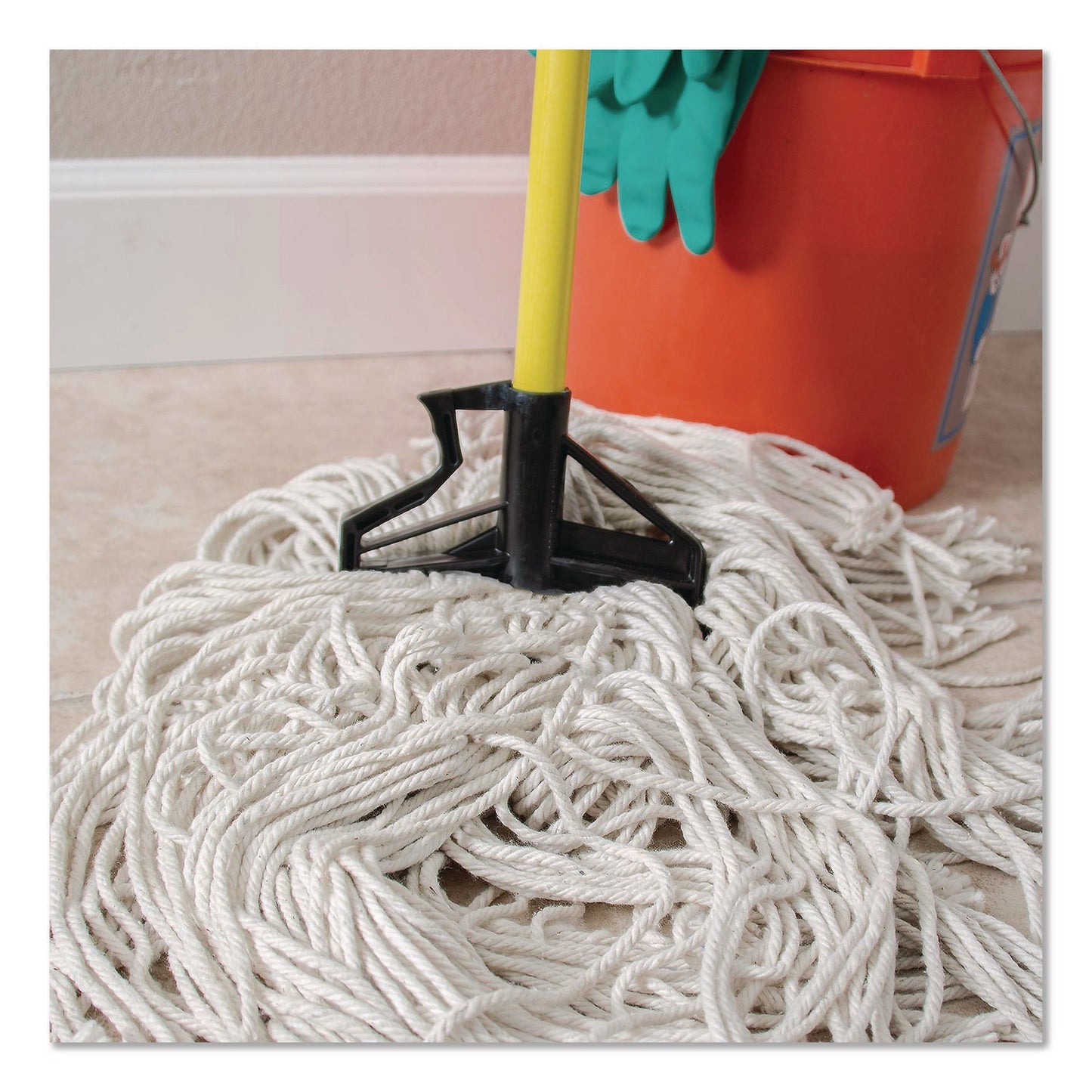 carlisle-sparta-spectrum-quik-release-fiberglass-mop-handle-1-dia-x-60-yellow-cfs4166404_5