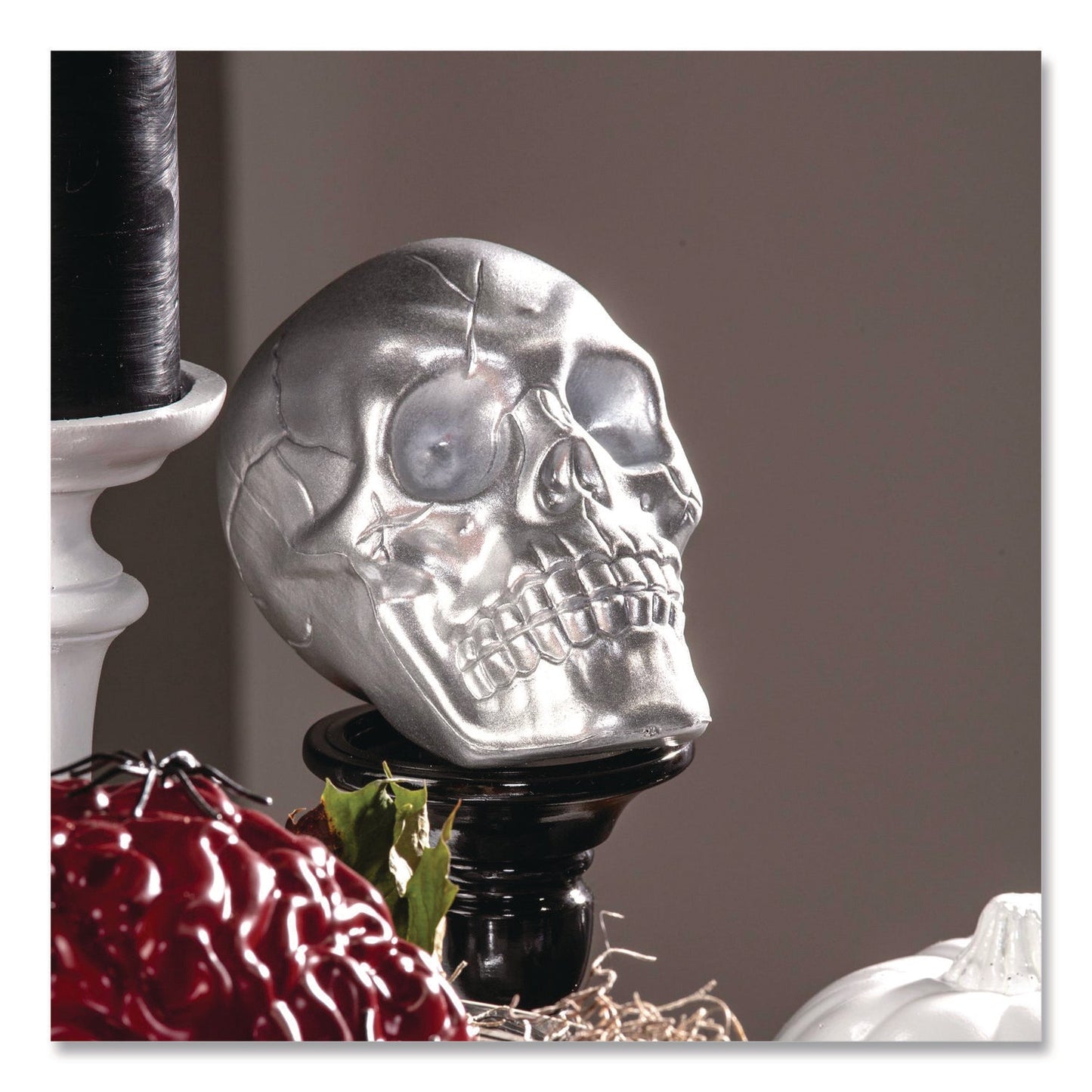 rust-oleum®-universal-premium-spray-paint-metallic-silver-12-oz-aerosol-can-rst245220ea_4