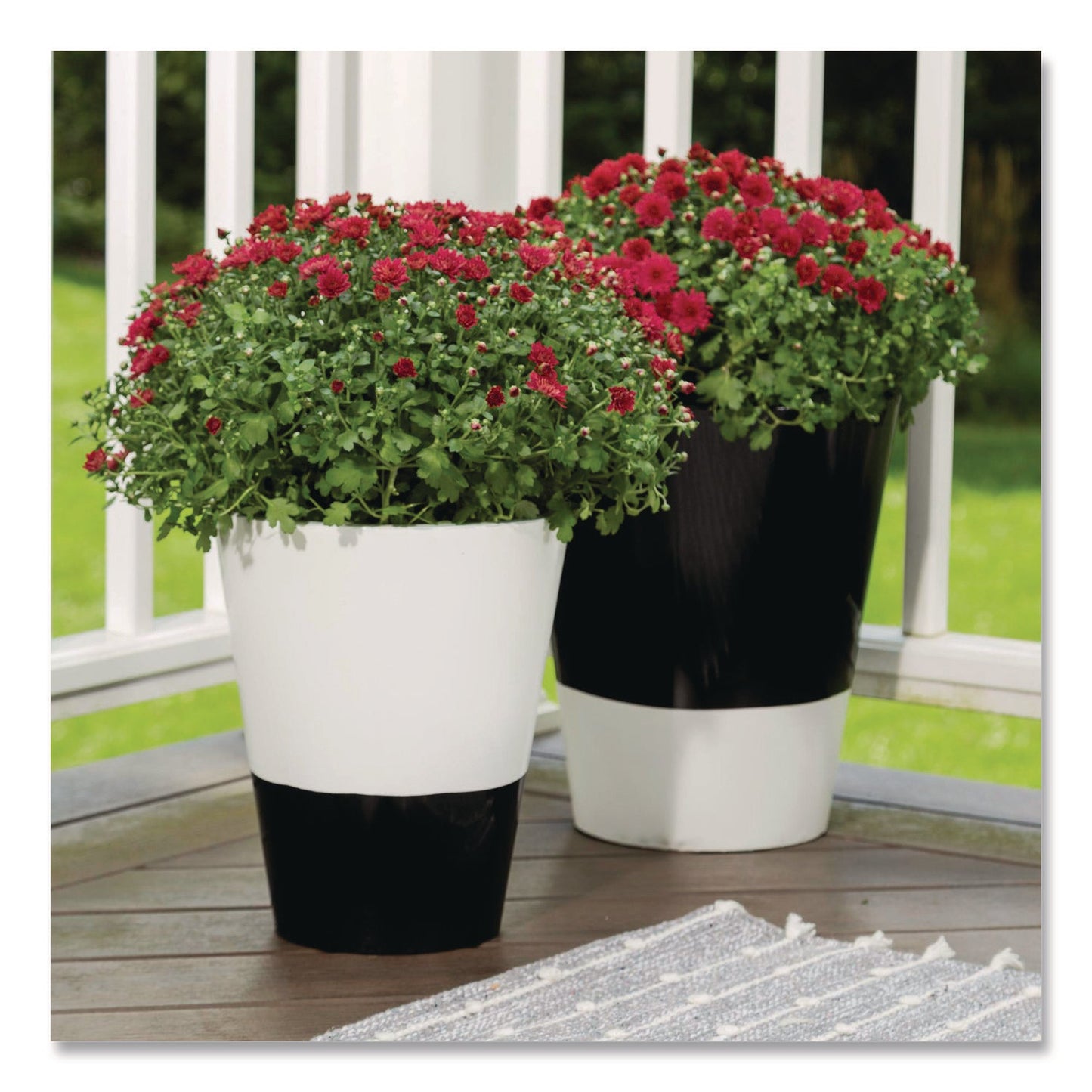 rust-oleum®-universal-premium-spray-paint-gloss-white-12-oz-aerosol-can-6-carton-rst245199_5