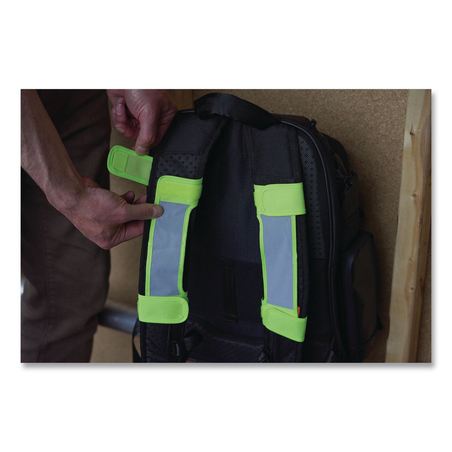 ergodyne® GloWear 8106 Hi-Vis Strap Cover, Lime (EGO29040)