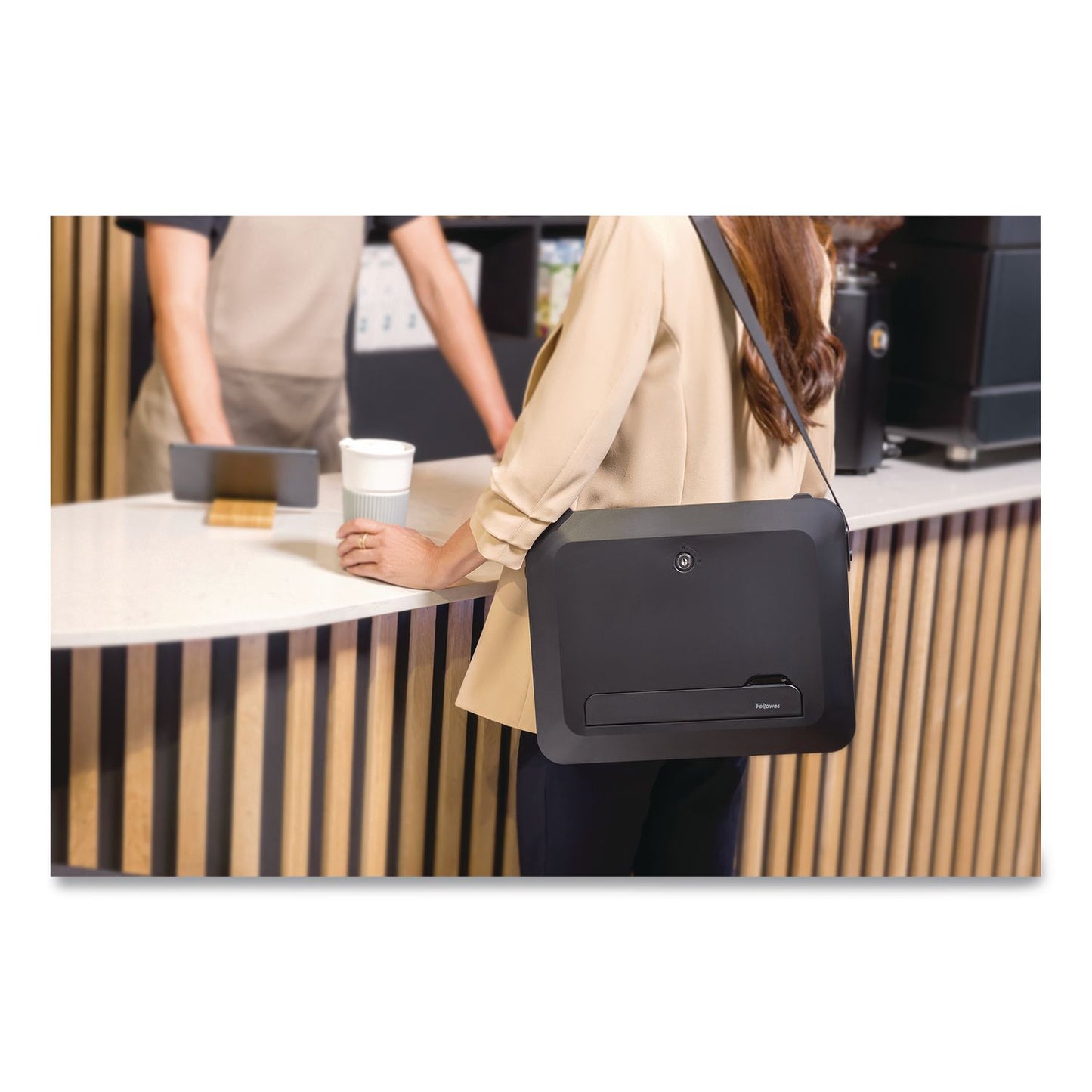 Fellowes® Breyta Briefcase, Fits Devices Up to 14", Plastic, 15.11 x 12 x 3.5, Black (CRD100098568)