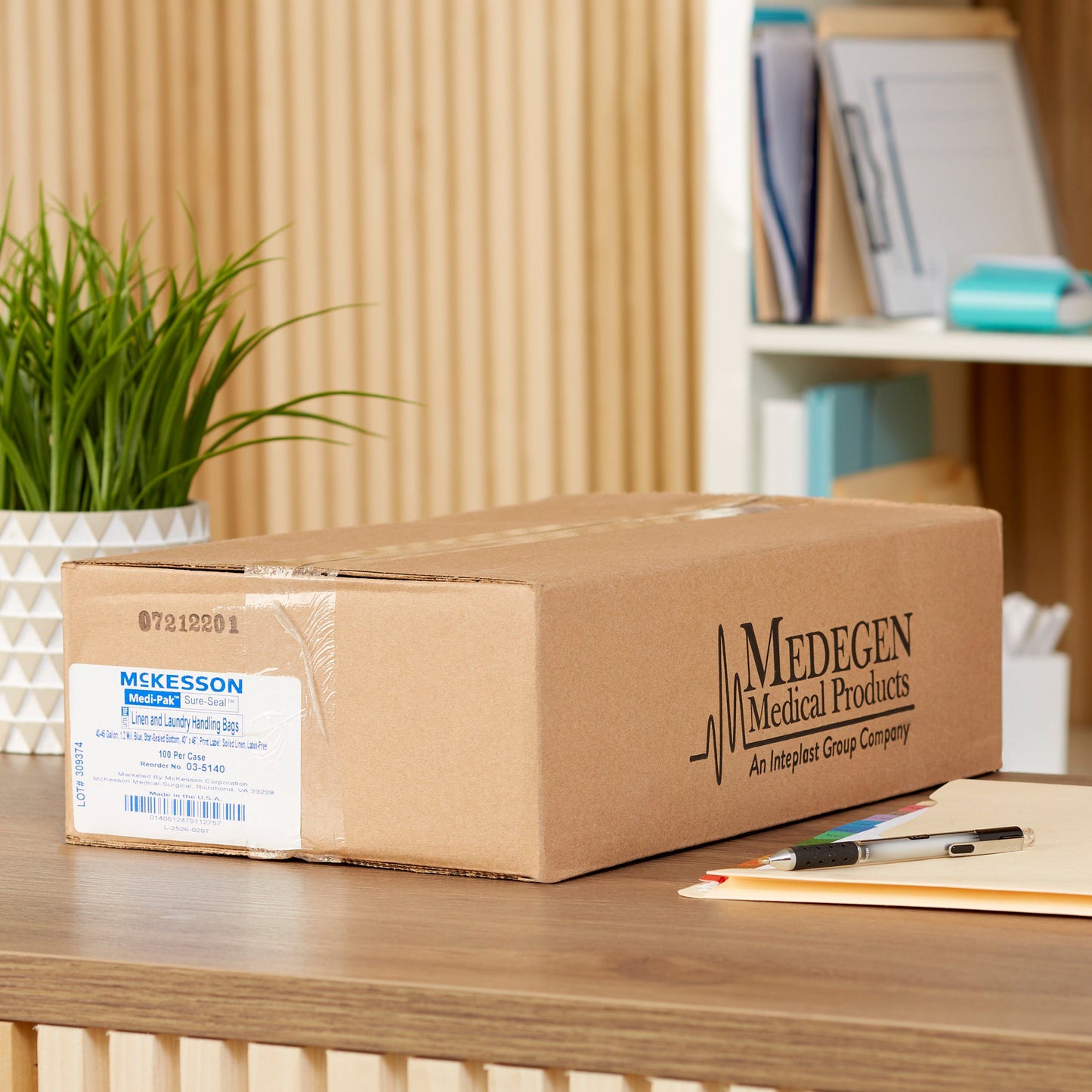 McKesson Soiled Linen Bag 40 to 45 gal. 40 X 46 Inch Disposable (286792_CS)