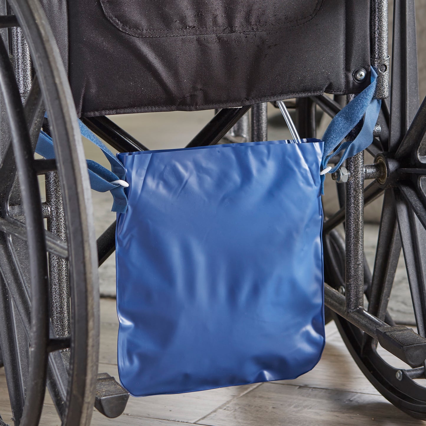 McKesson Urinary Drainage Bag Holder For Wheelchair, Geri-chair or Bed Rails (712614_CS)