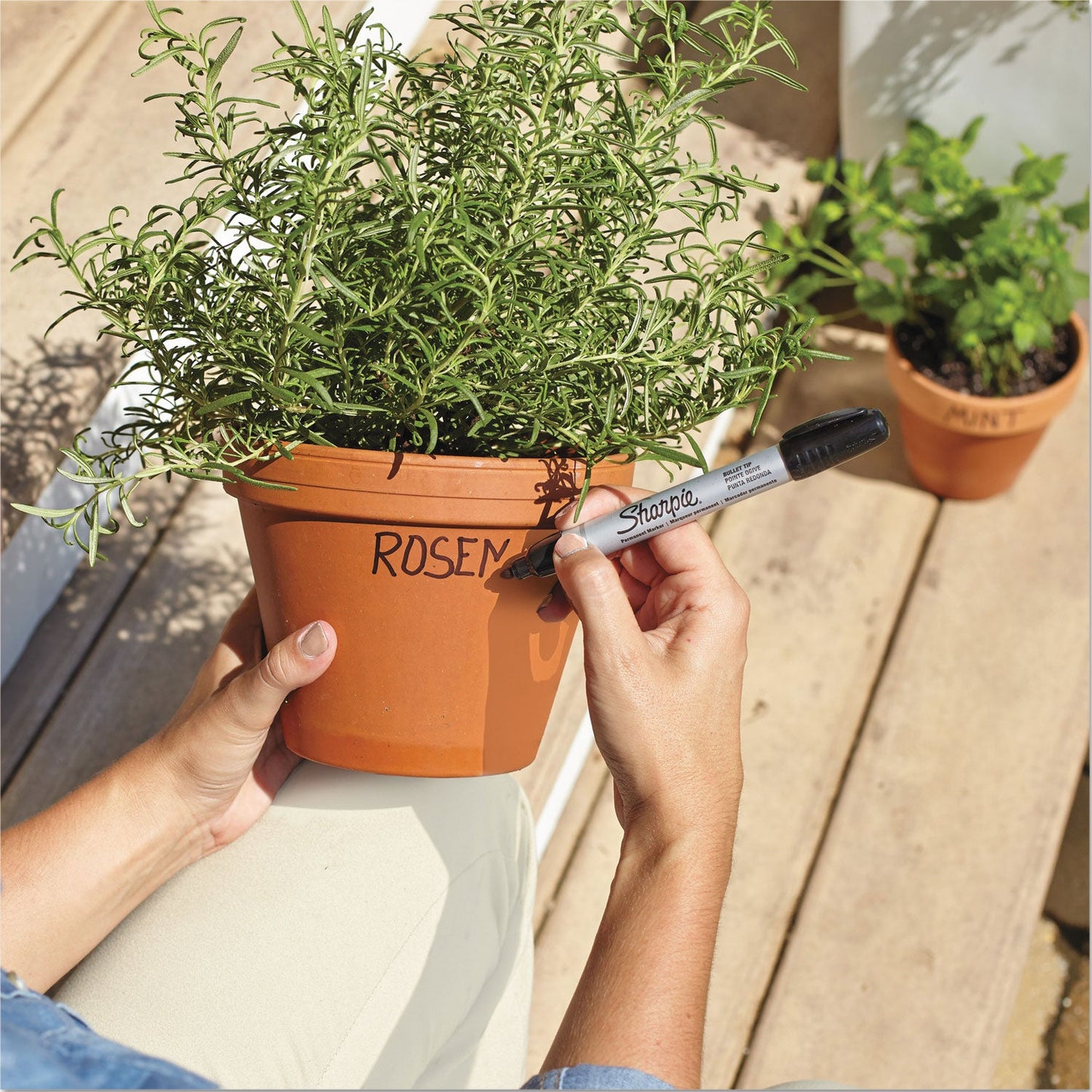 sharpie-r-durable-metal-barrel-permanent-marker-medium-bullet-tip-black-san1794229_6