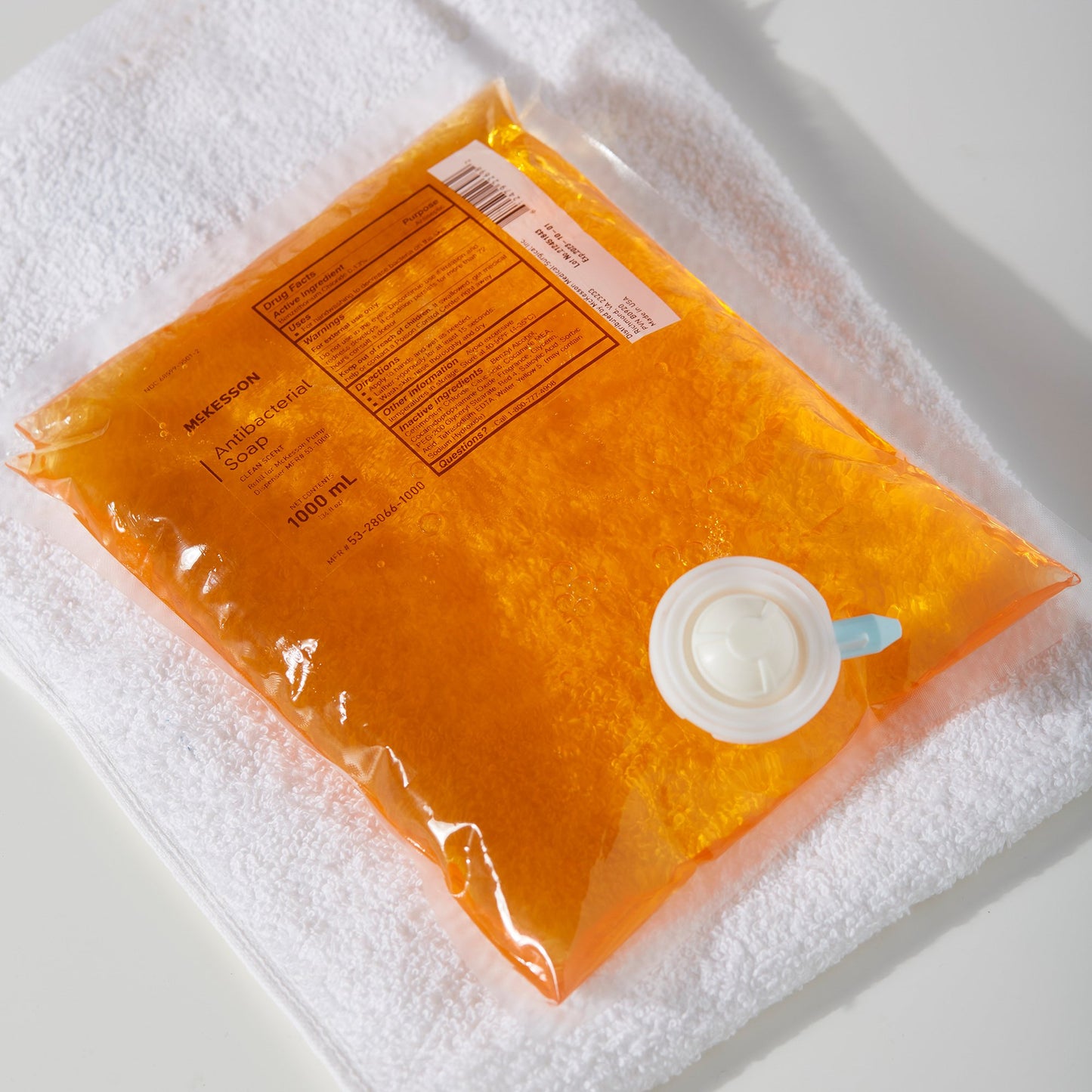 McKesson Antibacterial Soap Liquid 1,000 mL Dispenser Refill Bag Clean Scent (1067681_CS)