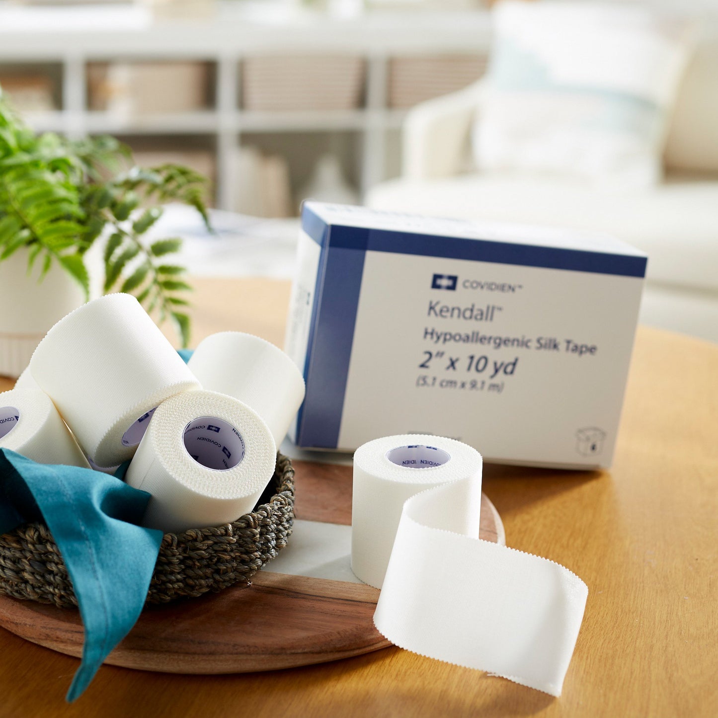 Kendall™ Hypoallergenic Silk Hypoallergenic Medical Tape White 2 Inch X 10 Yard Silk-Like Cloth NonSterile (696202_BX)