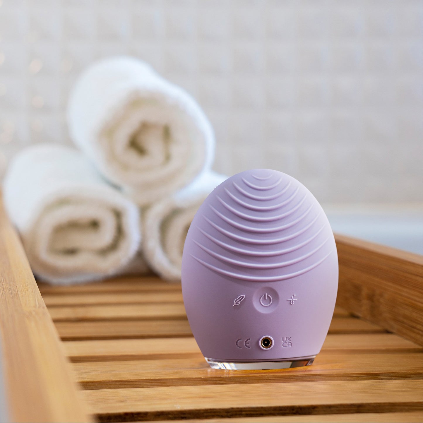 LUNA™ 4 Sensitive Skin Facial Cleansing Brush and Massage Device LUNA™ 4 Sensitive Skin (1244542_EA)