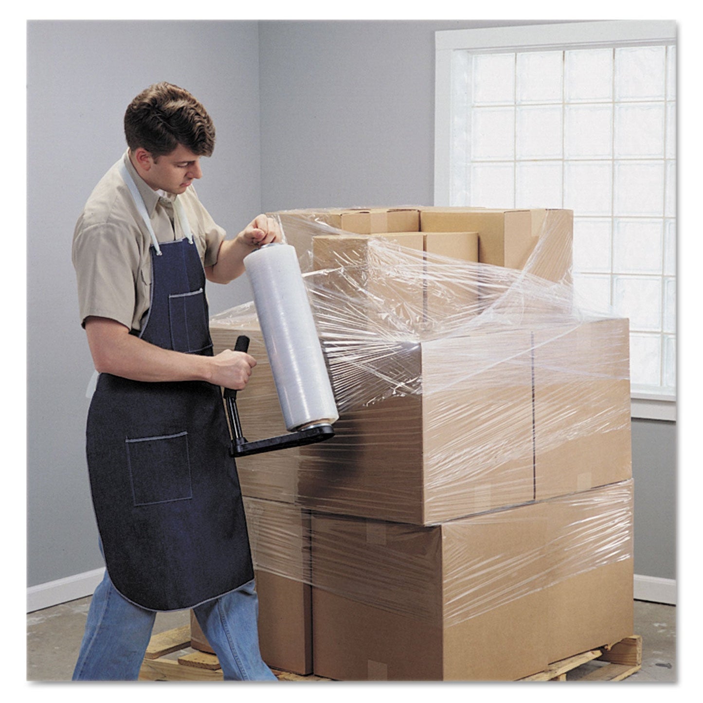 universal-lightweight-adjustable-hand-dispenser-for-stretch-film-rolls-12-quot-to-18-quot-w-num-unv89000_2