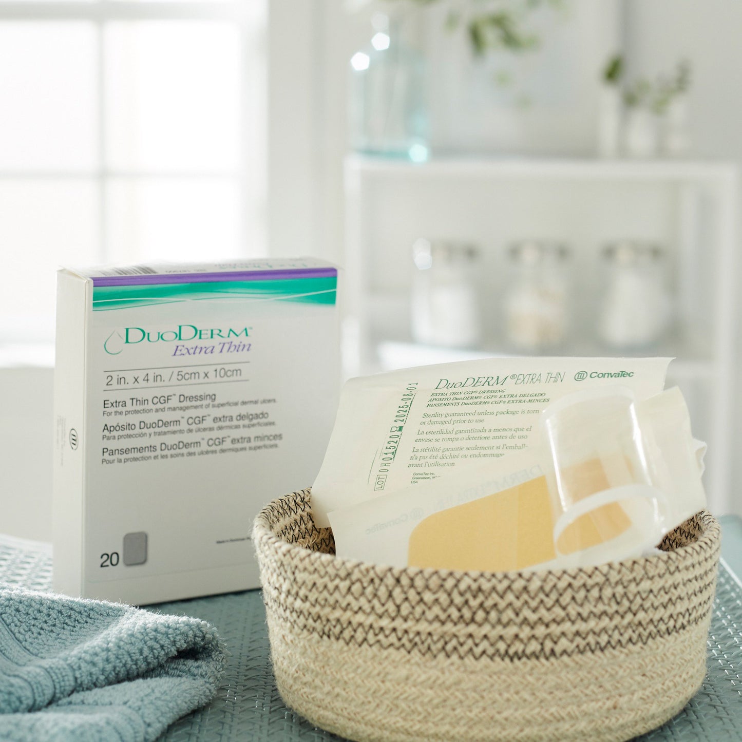 DuoDERM® Extra Thin CGF® Thin Hydrocolloid Dressing Film Backing 2 X 4 Inch Rectangle Hydrocolloid / Film (205196_EA)