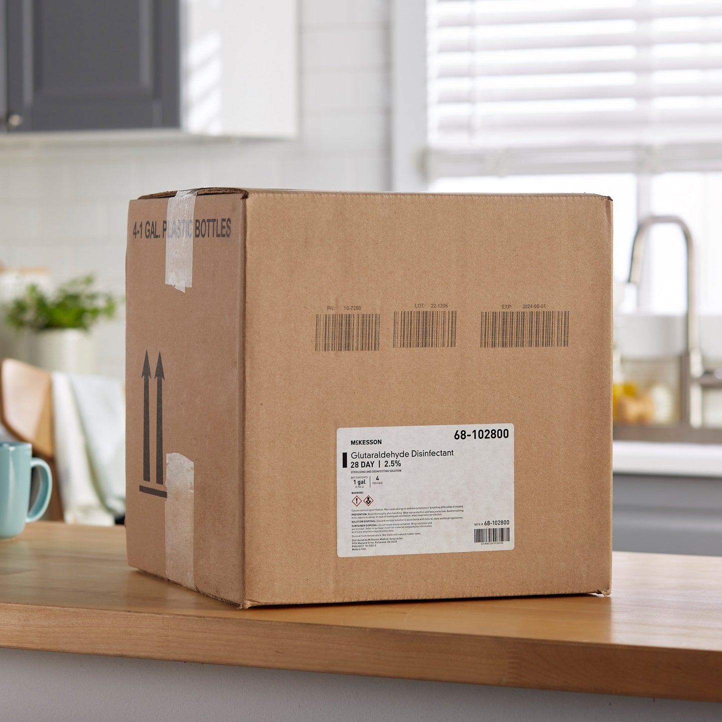 McKesson 28 Day Glutaraldehyde High-Level Disinfectant Activation Required Liquid 1 gal. Jug Reusable (512839_CS)