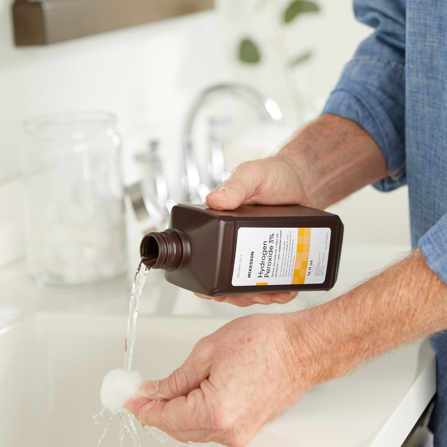McKesson Brand Antiseptic Hydrogen Peroxide Topical Liquid 16 oz. Bottle (142779_EA)