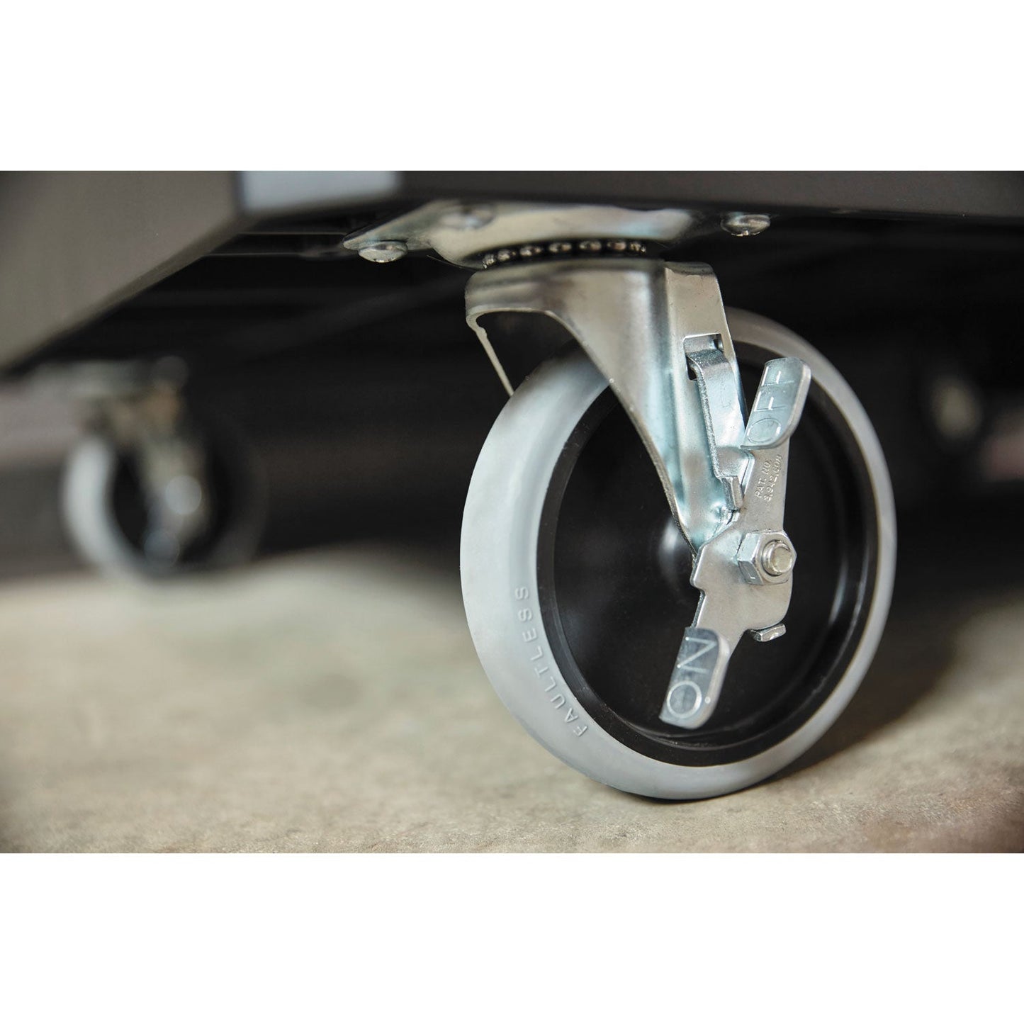 rubbermaid-heavy-duty-adaptable-utility-cart-num-rcp1997208_6