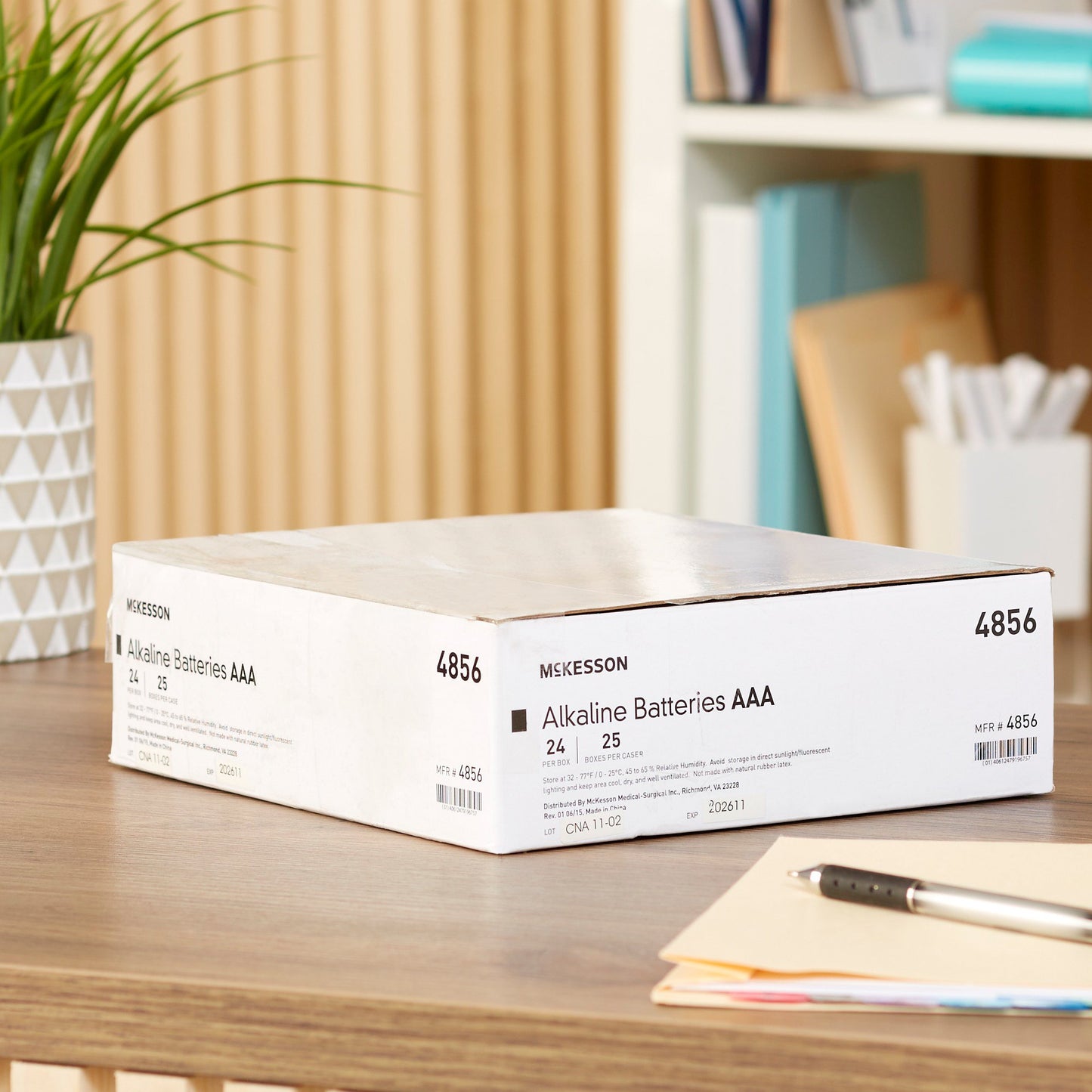 McKesson Alkaline Battery AAA Cell 1.5V Disposable 24 Pack (854614_BX)