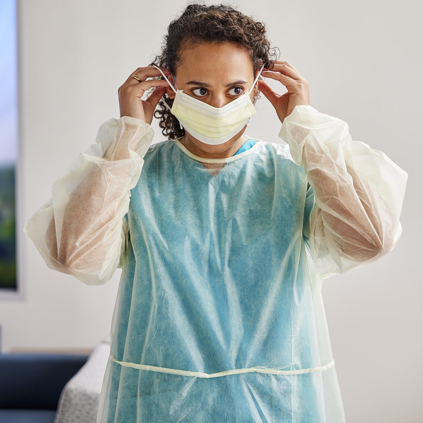 Cardinal Health™ Protective Procedure Gown One Size Fits Most Yellow NonSterile Not Rated Disposable (466476_PK)