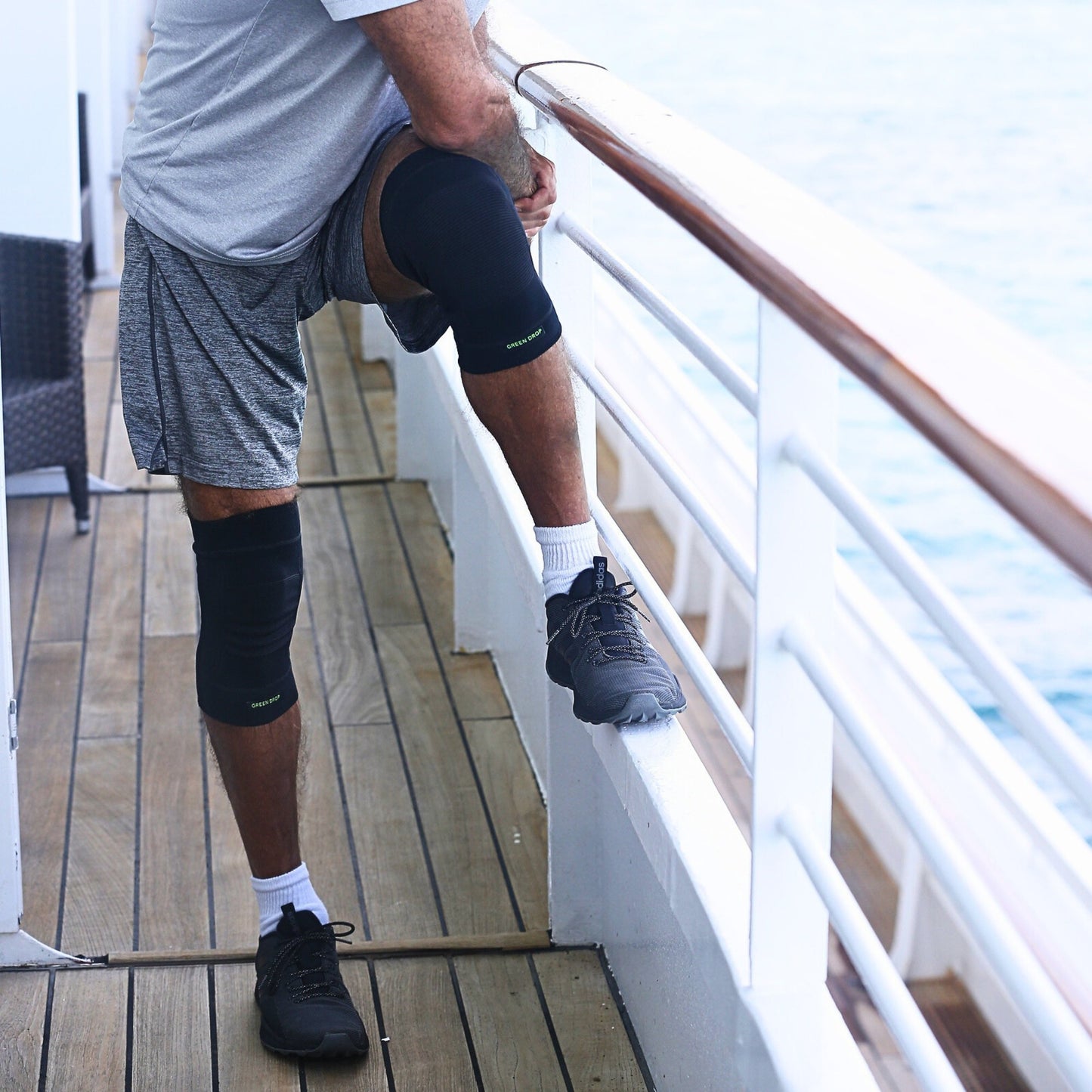 Green Drop™ Knee Support Small / Medium Pull-On 13 to 16 Inch Thigh Circumference Left or Right Knee (1230636_EA)