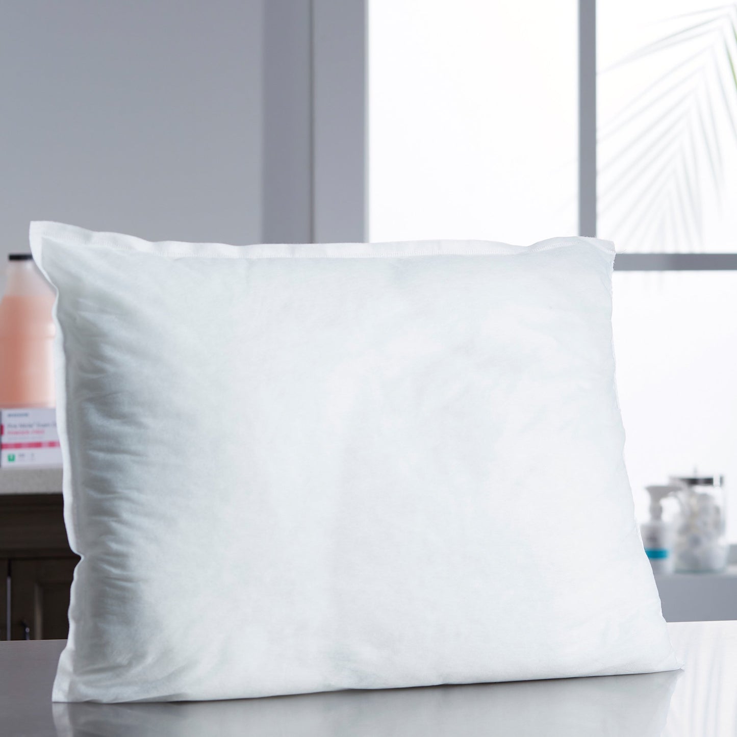 McKesson Bed Pillow 17 X 24 Inch White Single Patient Use (939596_CS)