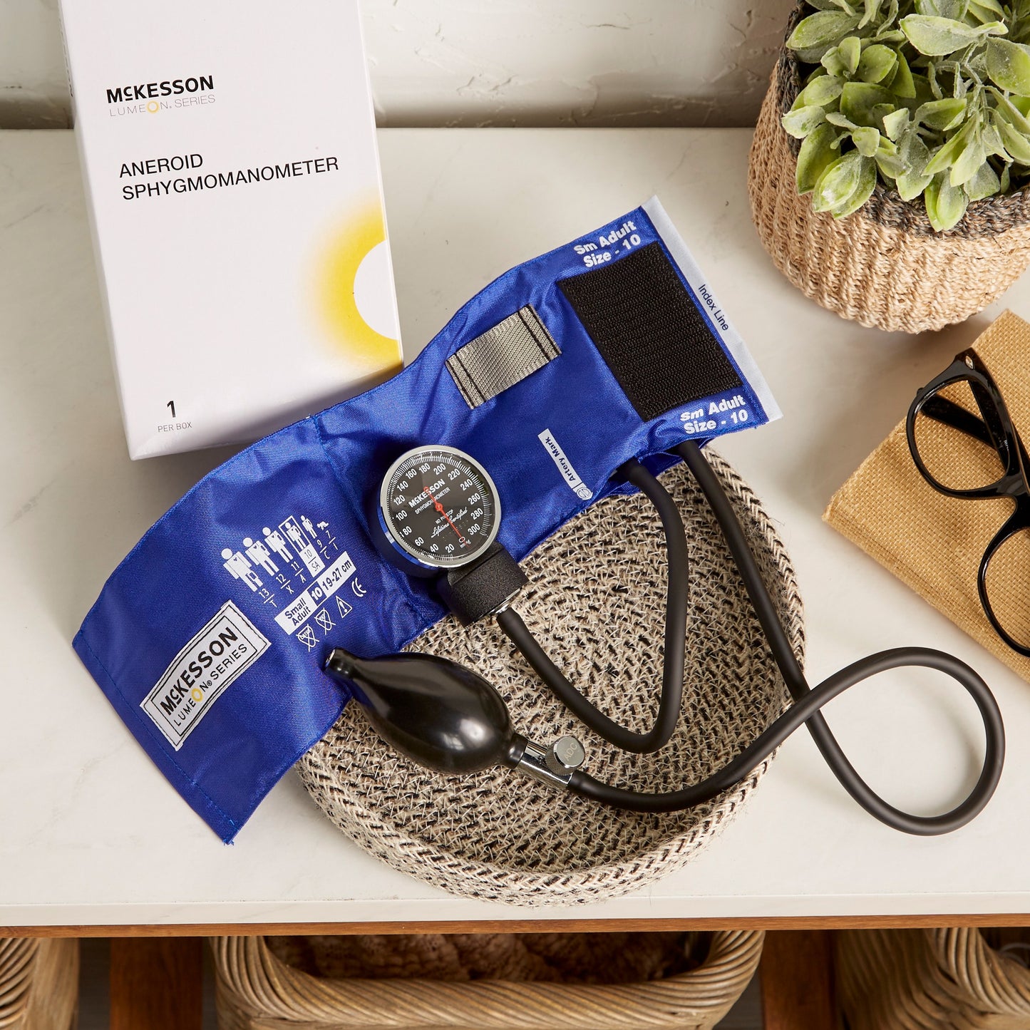 McKesson LUMEON™ Aneroid Sphygmomanometer Unit Small Adult Cuff Nylon Cuff 19 - 27 cm Pocket Aneroid (803185_CS)