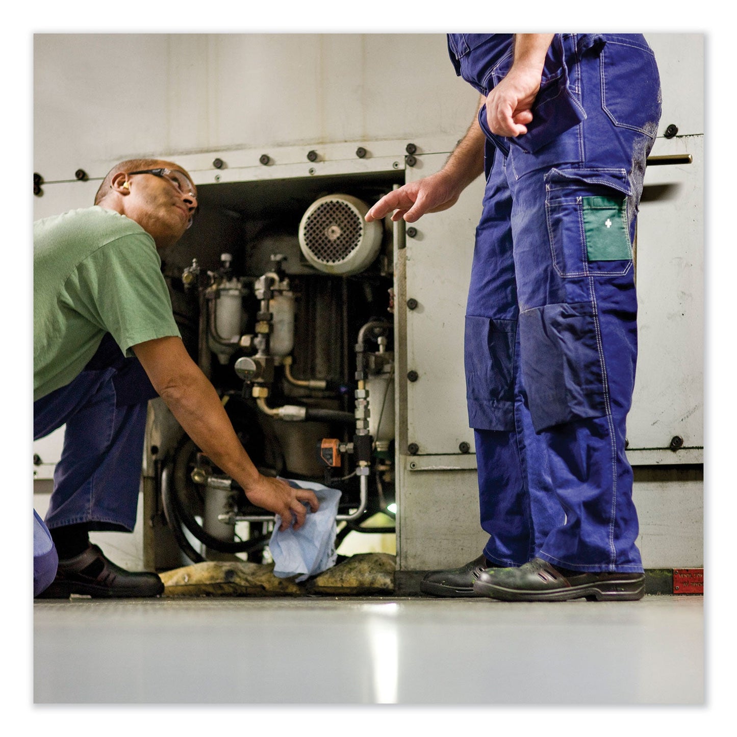 tork-industrial-paper-wiper-num-trk440278_6