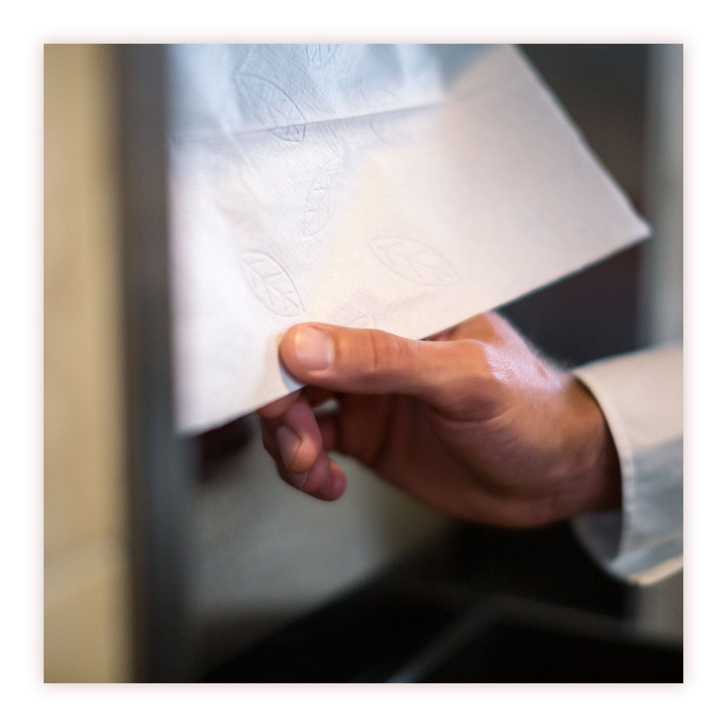 tork-premium-extra-soft-matic-hand-towel-roll-num-290094_6