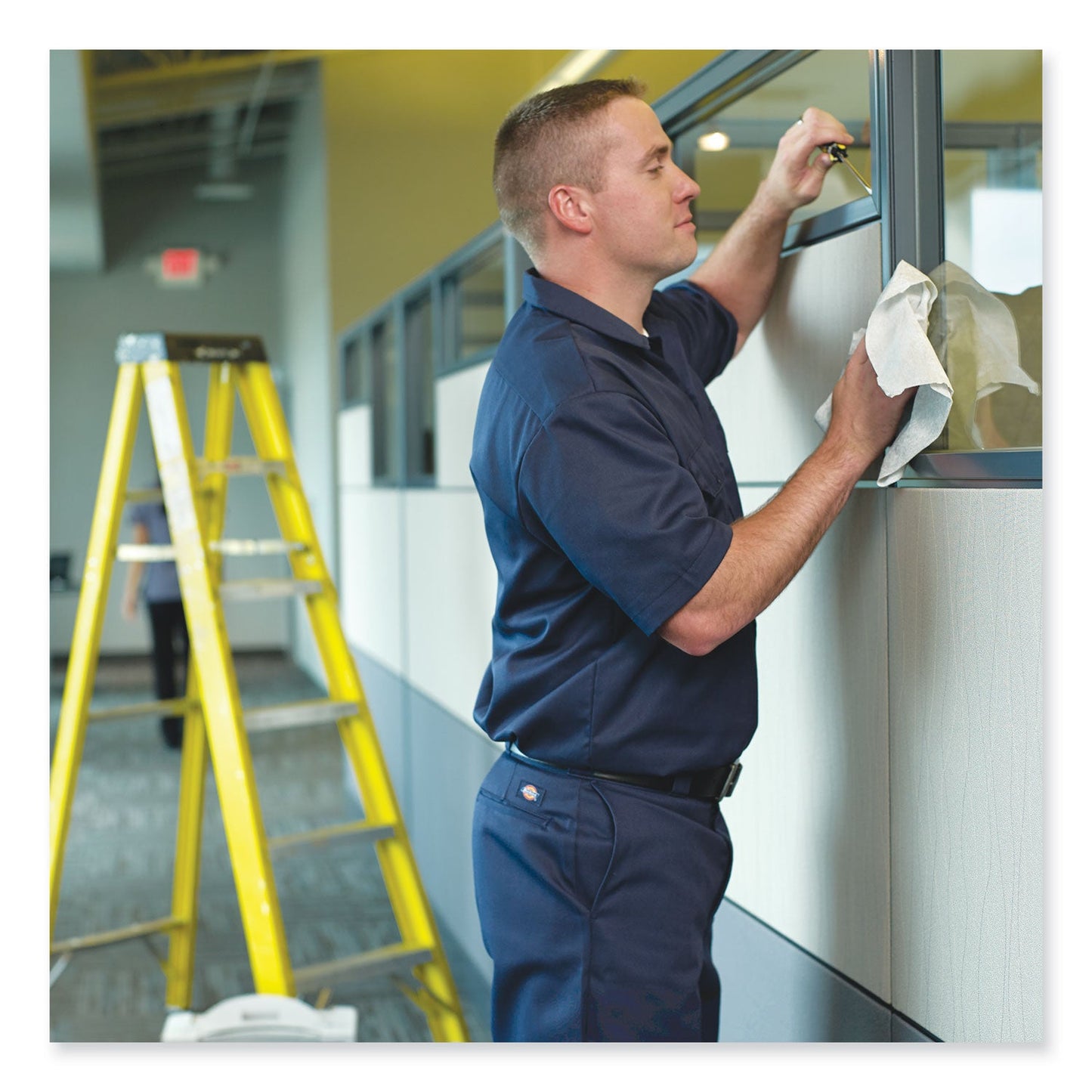 tork-paper-wiper-num-130211b_6