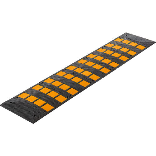 Global Industrial Rubber Speed Hump with Endcaps, 23-1/2'' W x 110"L (WB670774)