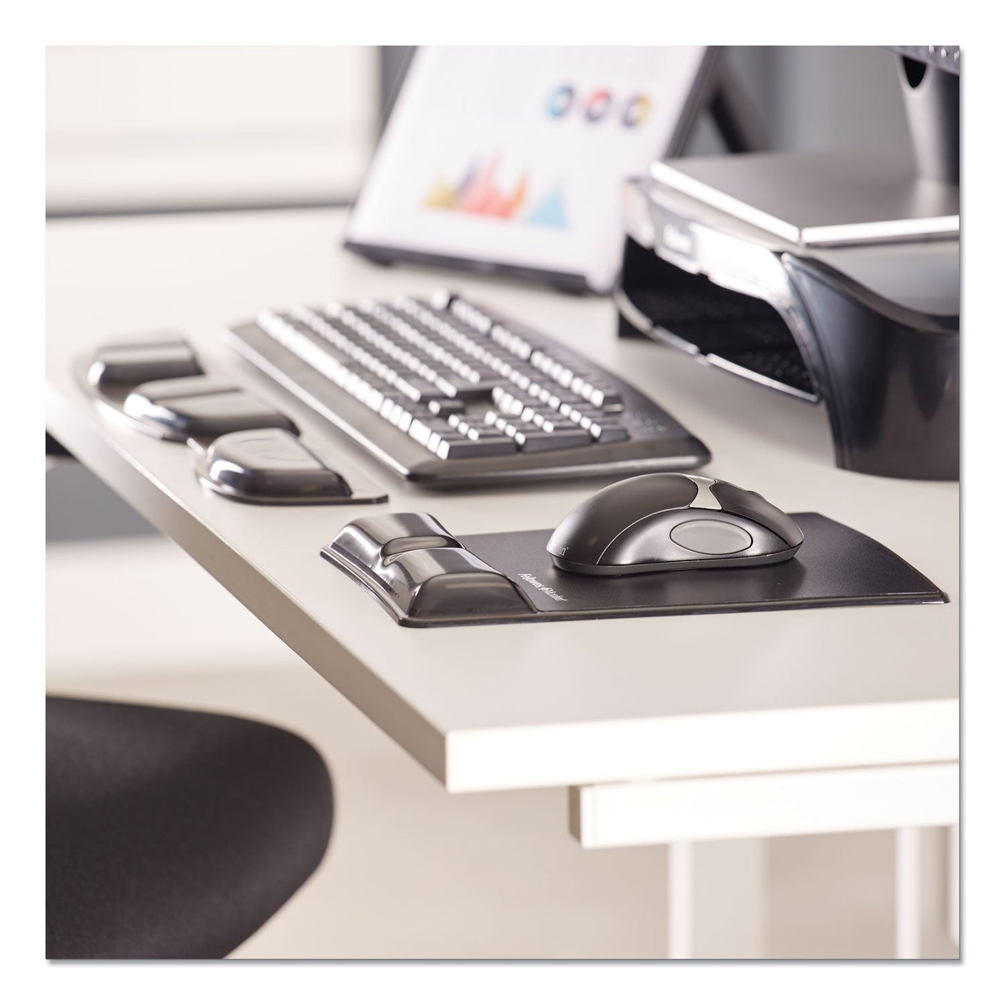 fellowes-gel-wrist-support-with-attached-mouse-pad-num-fel9182301_3