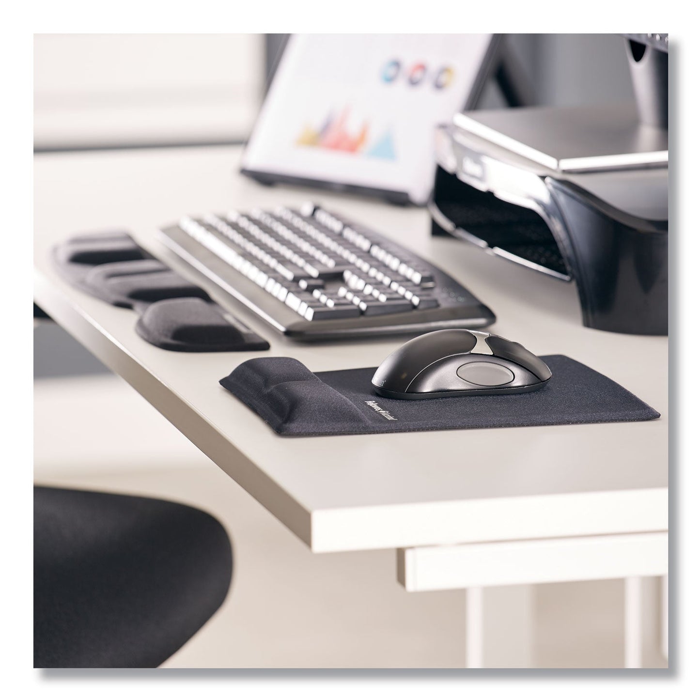 fellowes-ergonomic-memory-foam-wrist-support-with-attached-mouse-pad-num-fel9181201_3