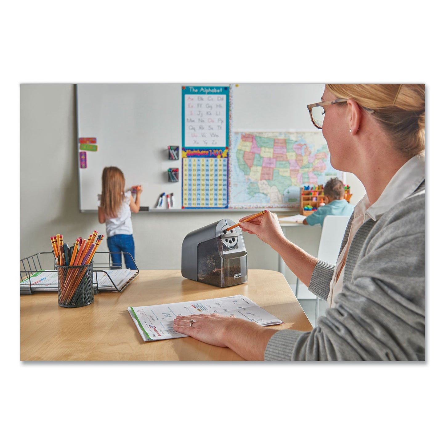 x-acto-school-pro-classroom-electric-pencil-sharpener-num-epi1670x_3