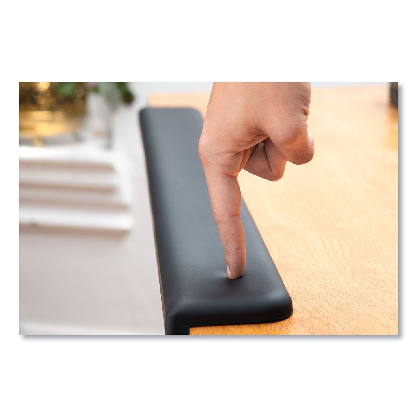 3m-gel-wrist-rest-for-standing-desks-num-mmmwr200b_5