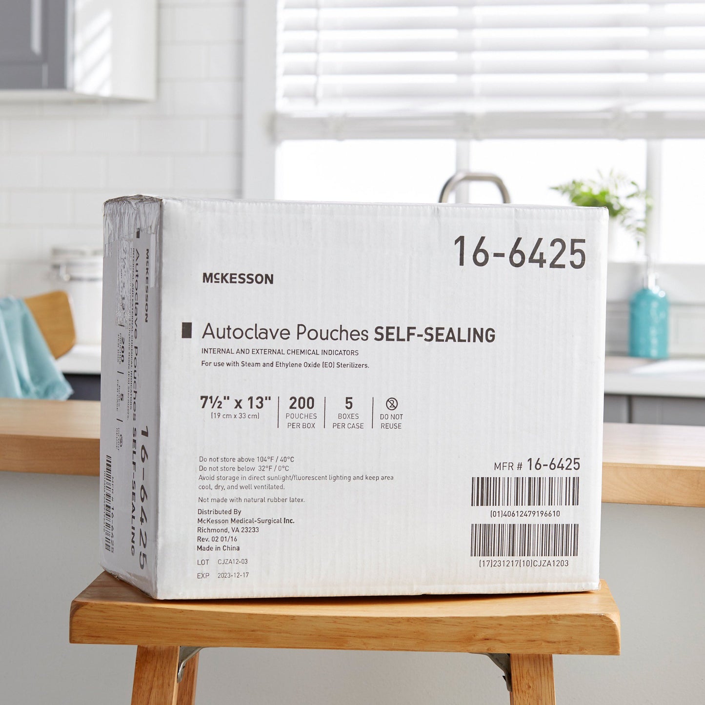 McKesson Sterilization Pouch Ethylene Oxide (EO) Gas / Steam 7-1/2 X 13 Inch Transparent Blue / White Self Seal Paper / Film (960945_BX)