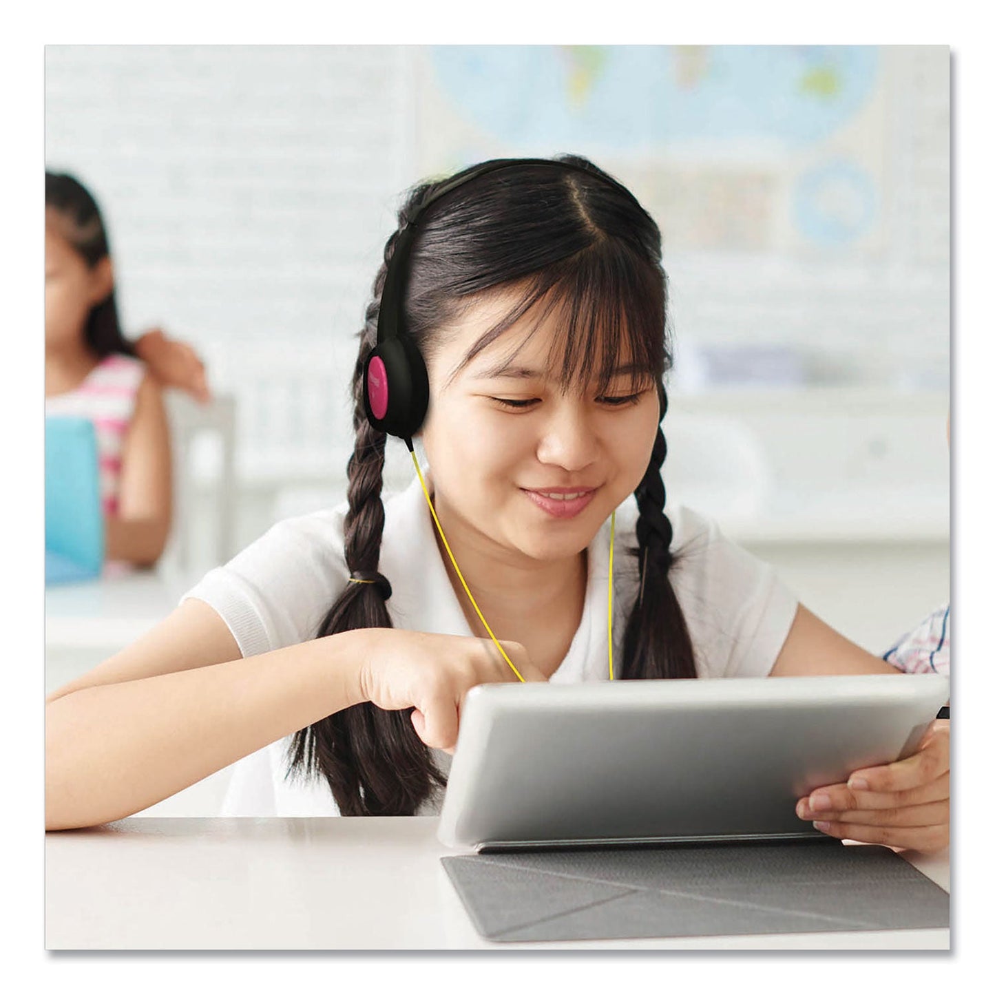 maxell-kids-safe-headphones-with-inline-microphone-num-max195004_3