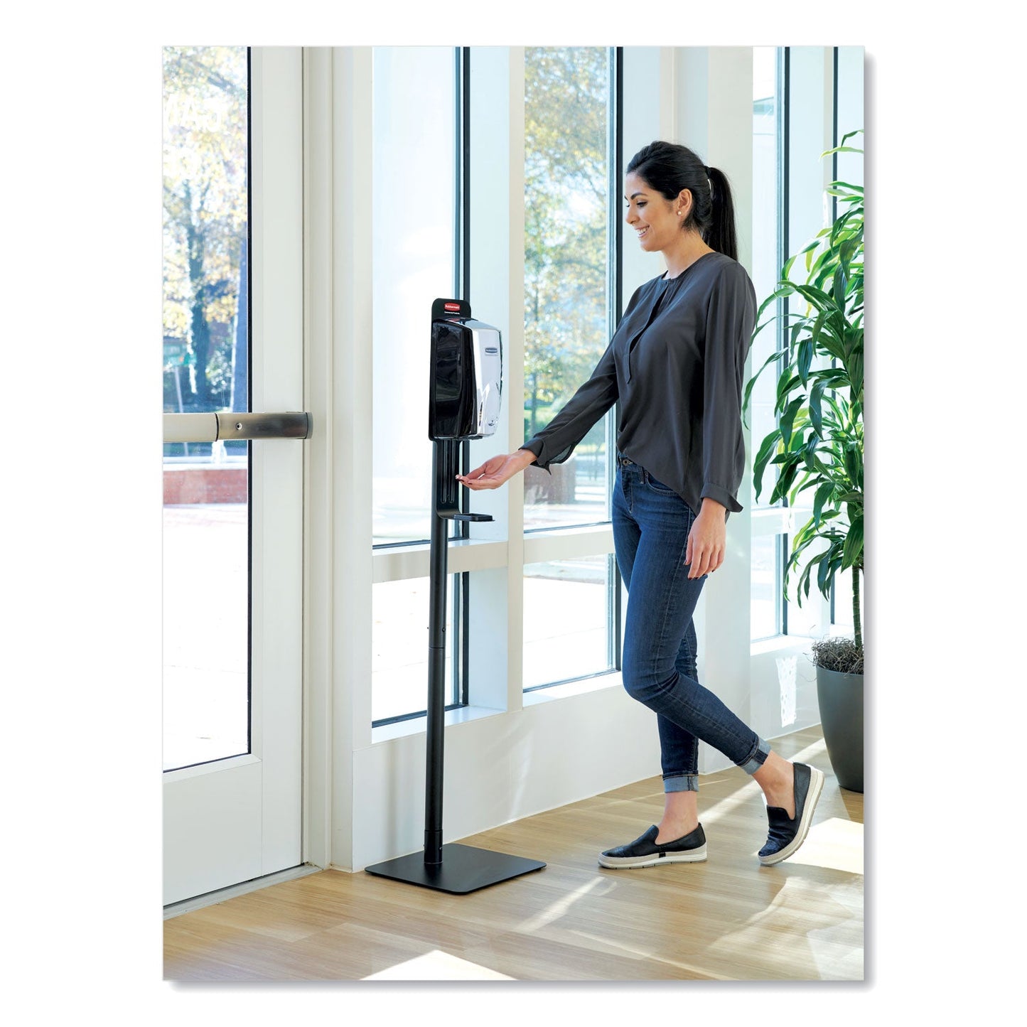 rubbermaid-autofoam-touch-free-dispenser-num-tec750411_6