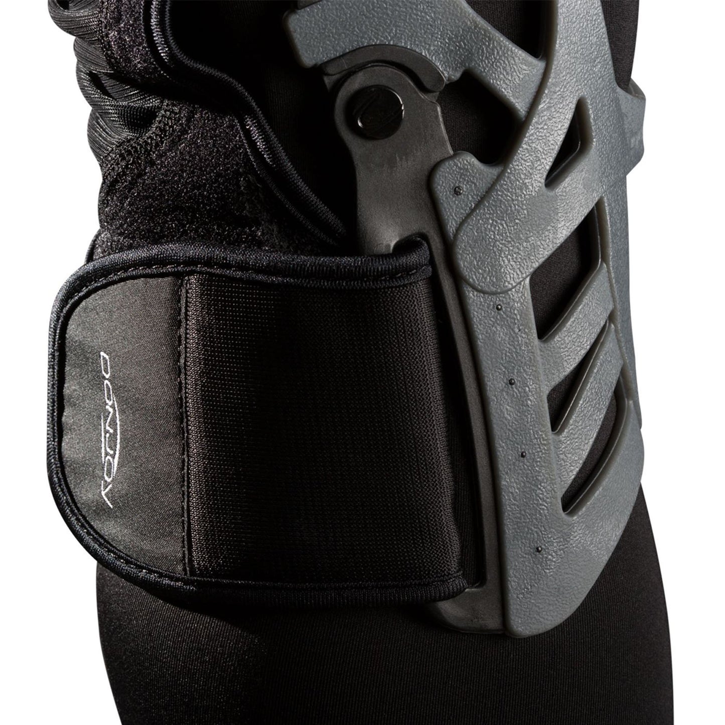 Reaction Web® Knee Brace 3X-Large Left or Right Knee (861107_EA)