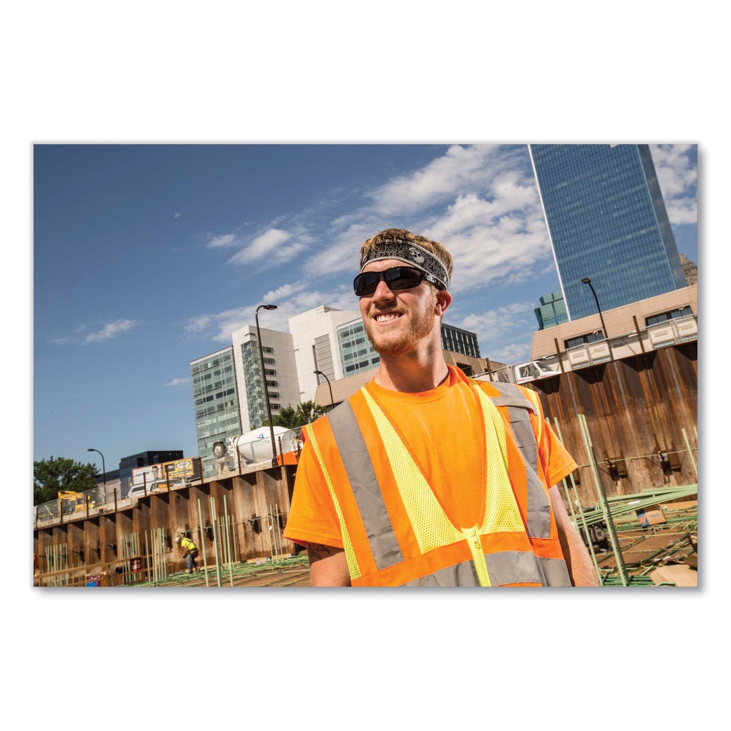 ergodyne-glowear-8089-non-certified-hi-vis-t-shirt-num-ego21565_4